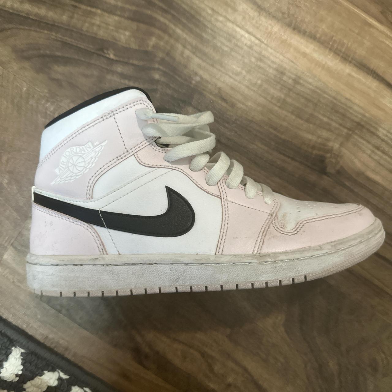 barely rose Air Jordan high women size 8 Worn but