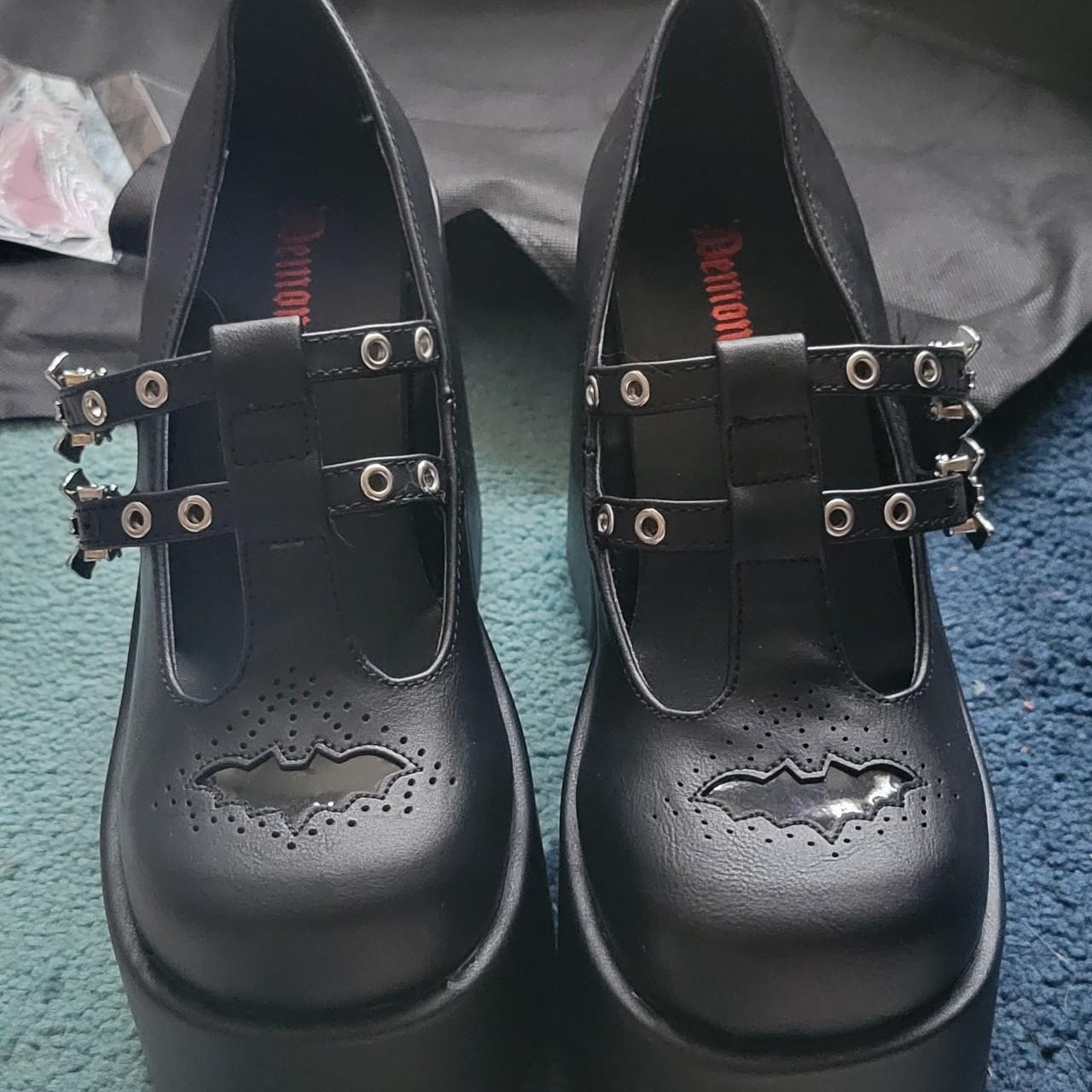 demonia camel tan