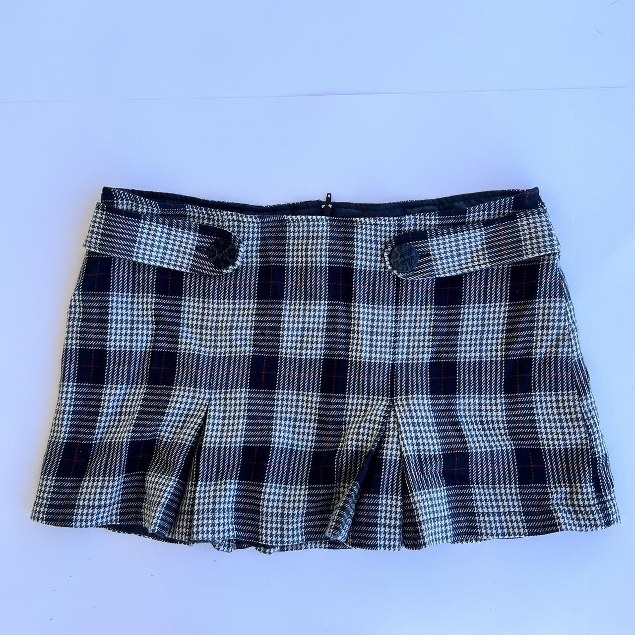 90s Pleated Mini Skirt vintage, mid rise skirt,... - Depop