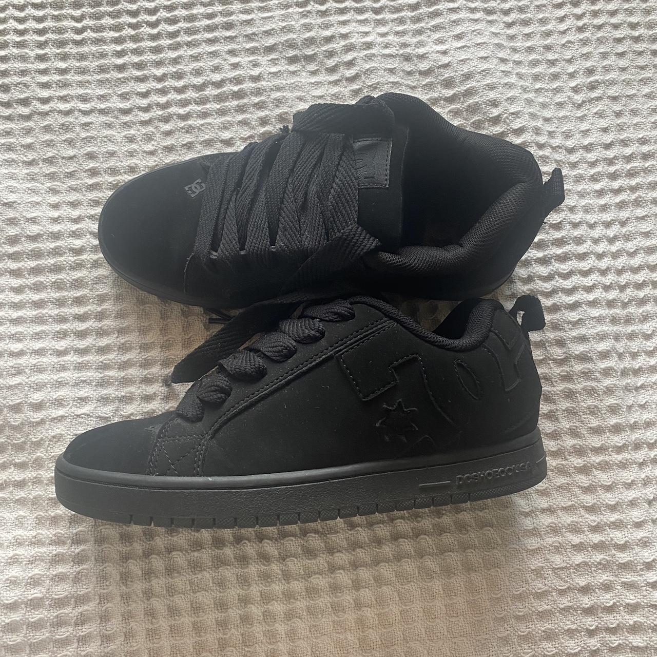 DC Shoes Women's Black Trainers | Depop