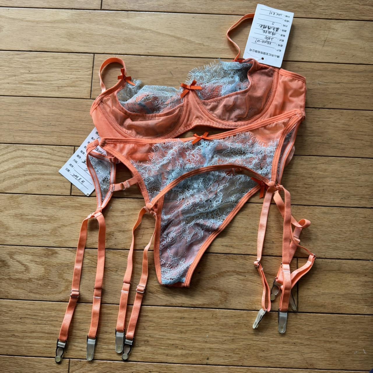 item listed by lexiandlo