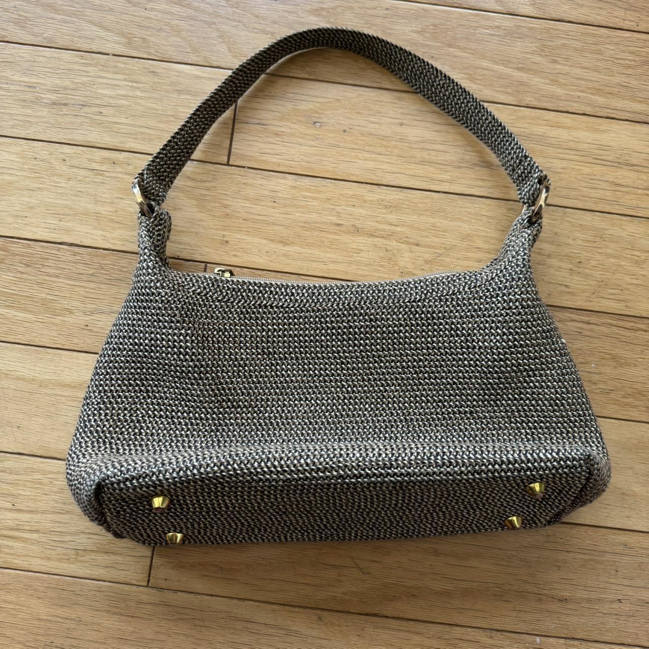 item listed by lexiandlo