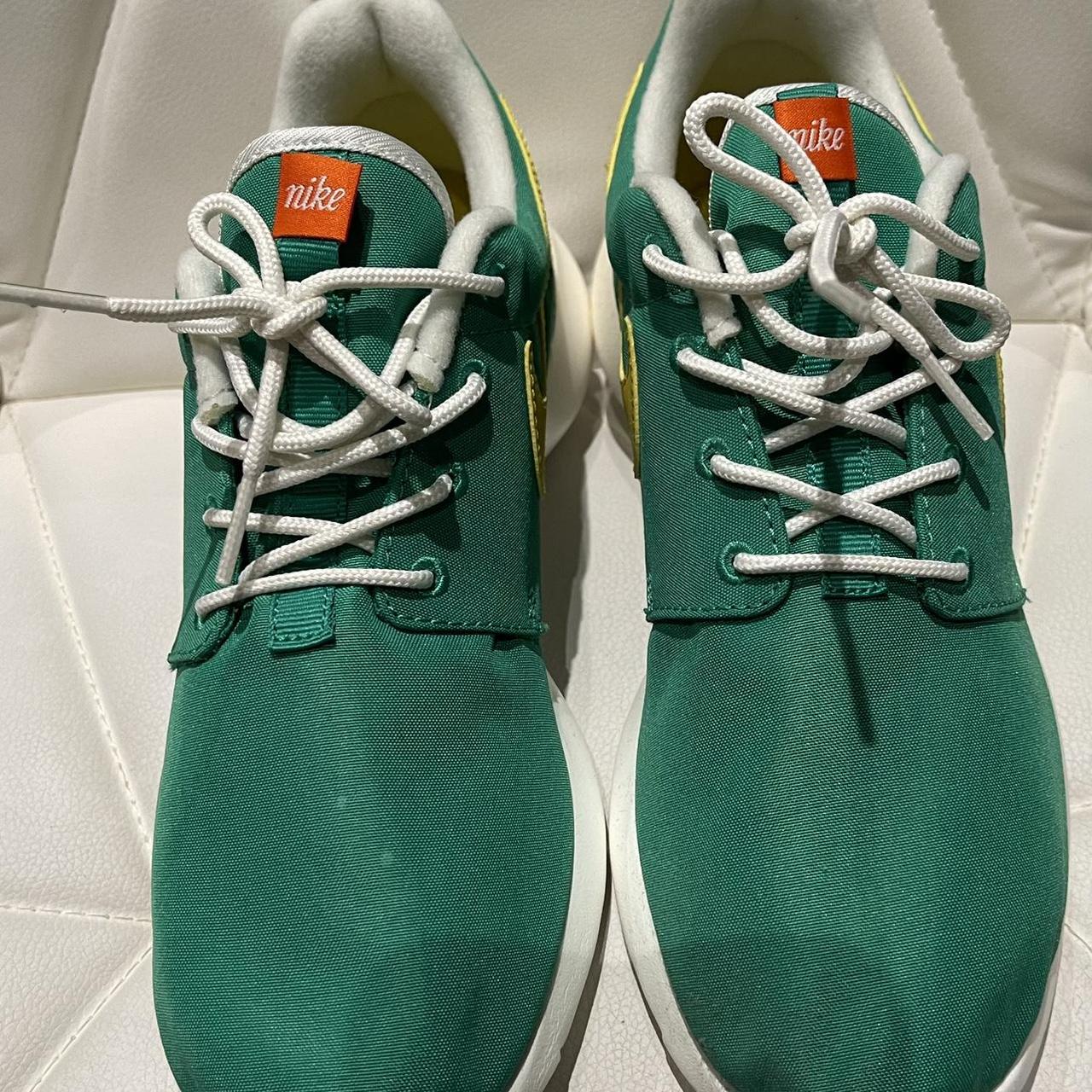 Roshe run hotsell size 6