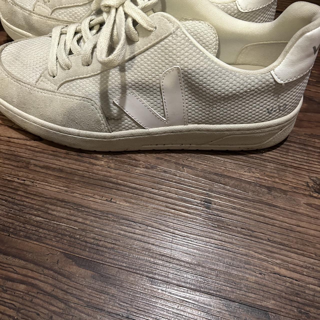 Veja Women's Sneakers - Cream/White - US 9 – Cream and white Veja trainers #VejaTrainers