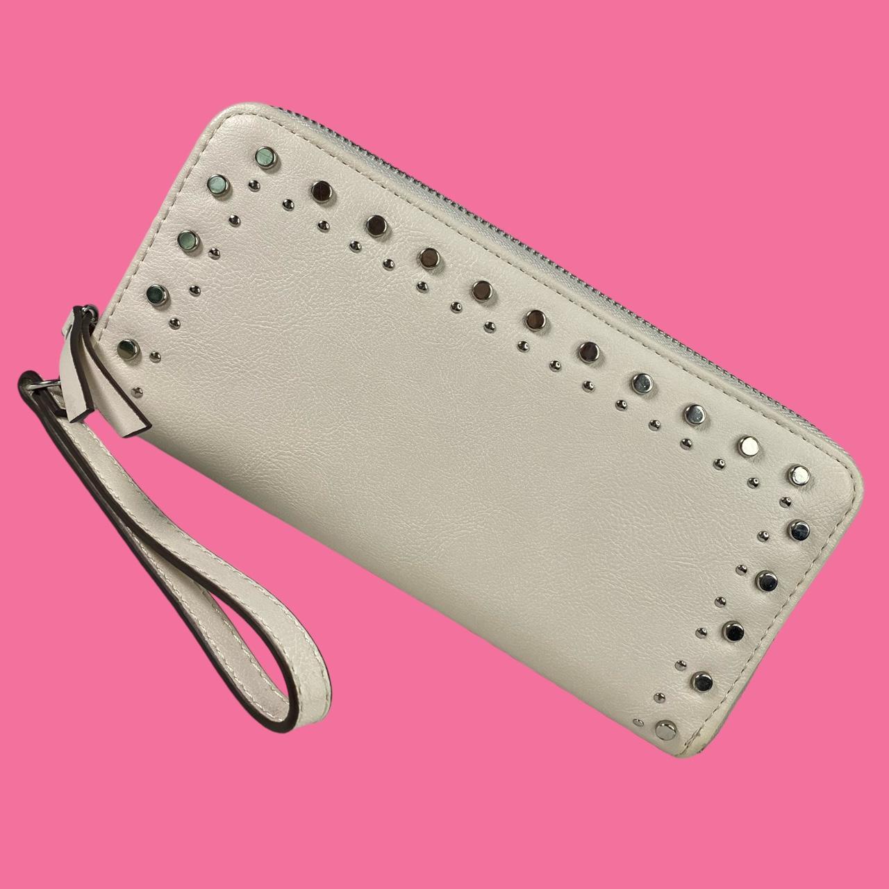 item listed by sofine422