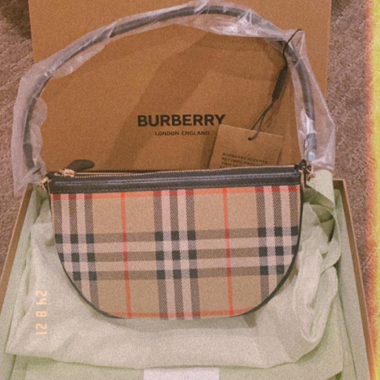 Burberry online returns best sale