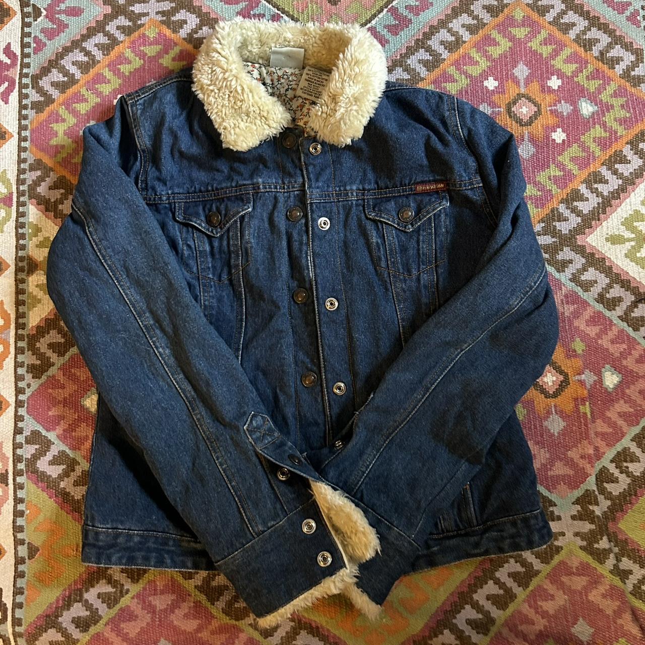 item listed by iszaaa