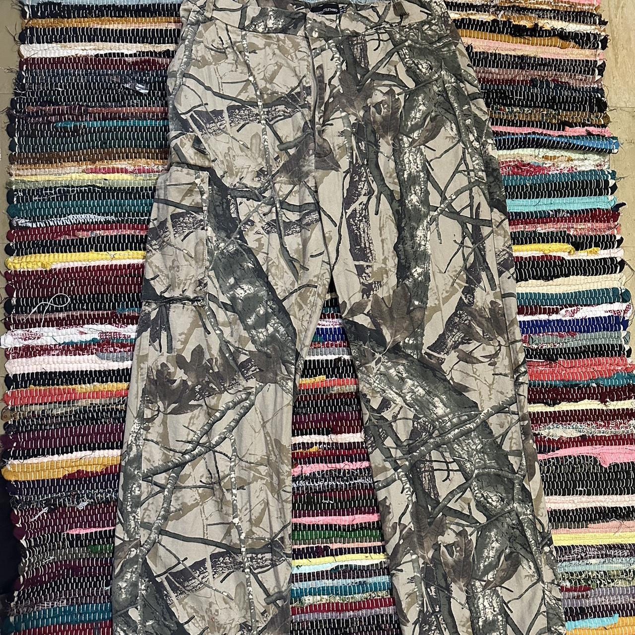 camo / hunter print pants i’m 5’8 and they stop at... - Depop