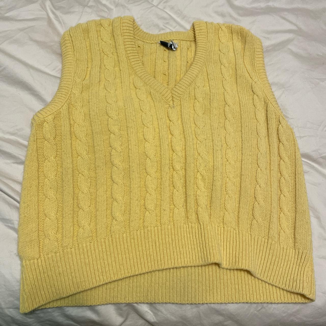 Vintage yellow sweater vest. Super cute just don’t... - Depop