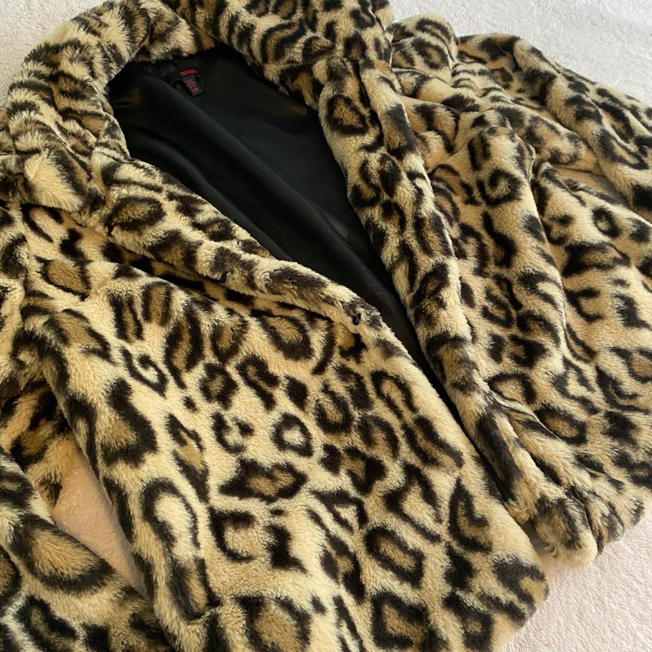 stunning bongo leopard print coat!! so cute and... - Depop