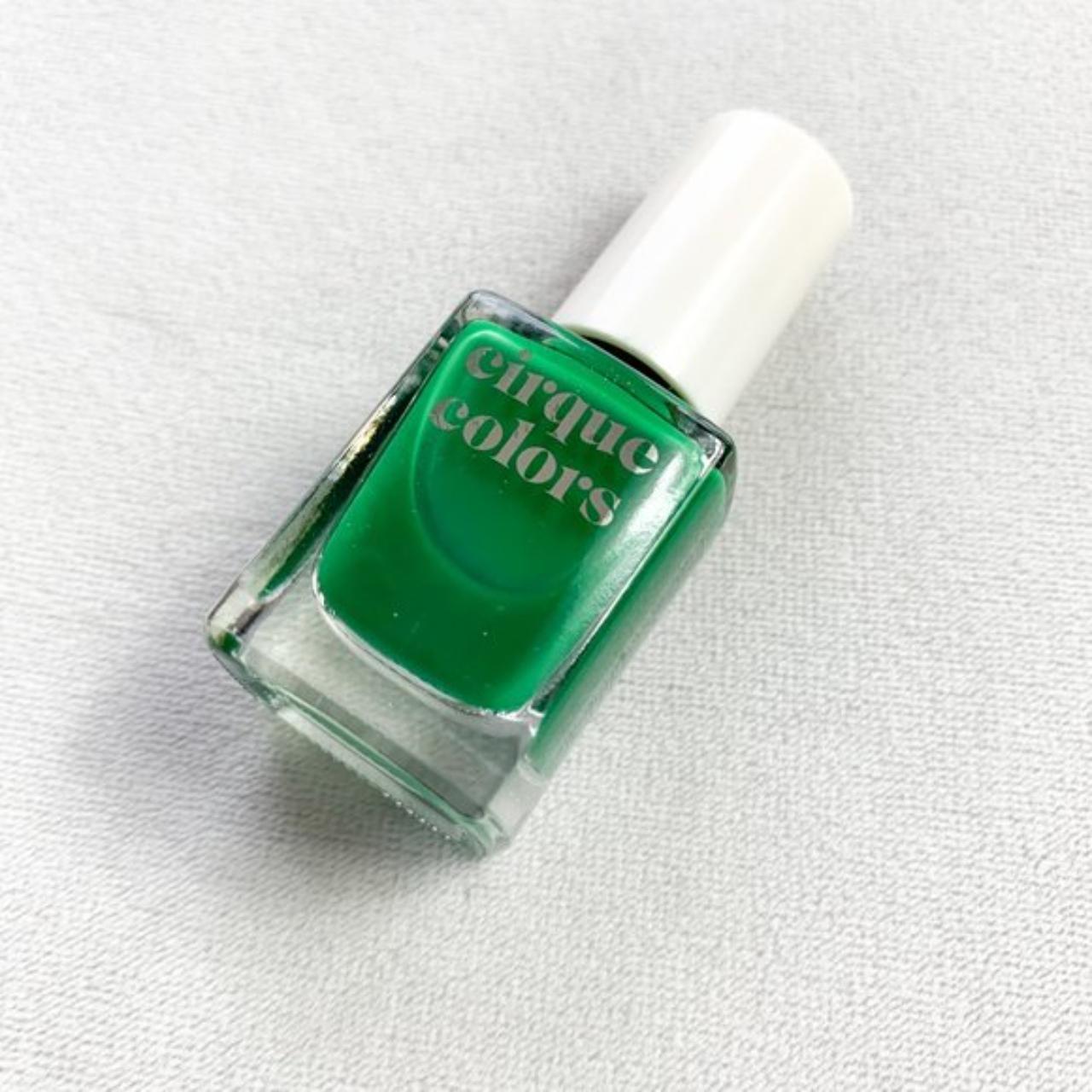 cirque-colors-bright-green-nail-color-in-the-shade-depop