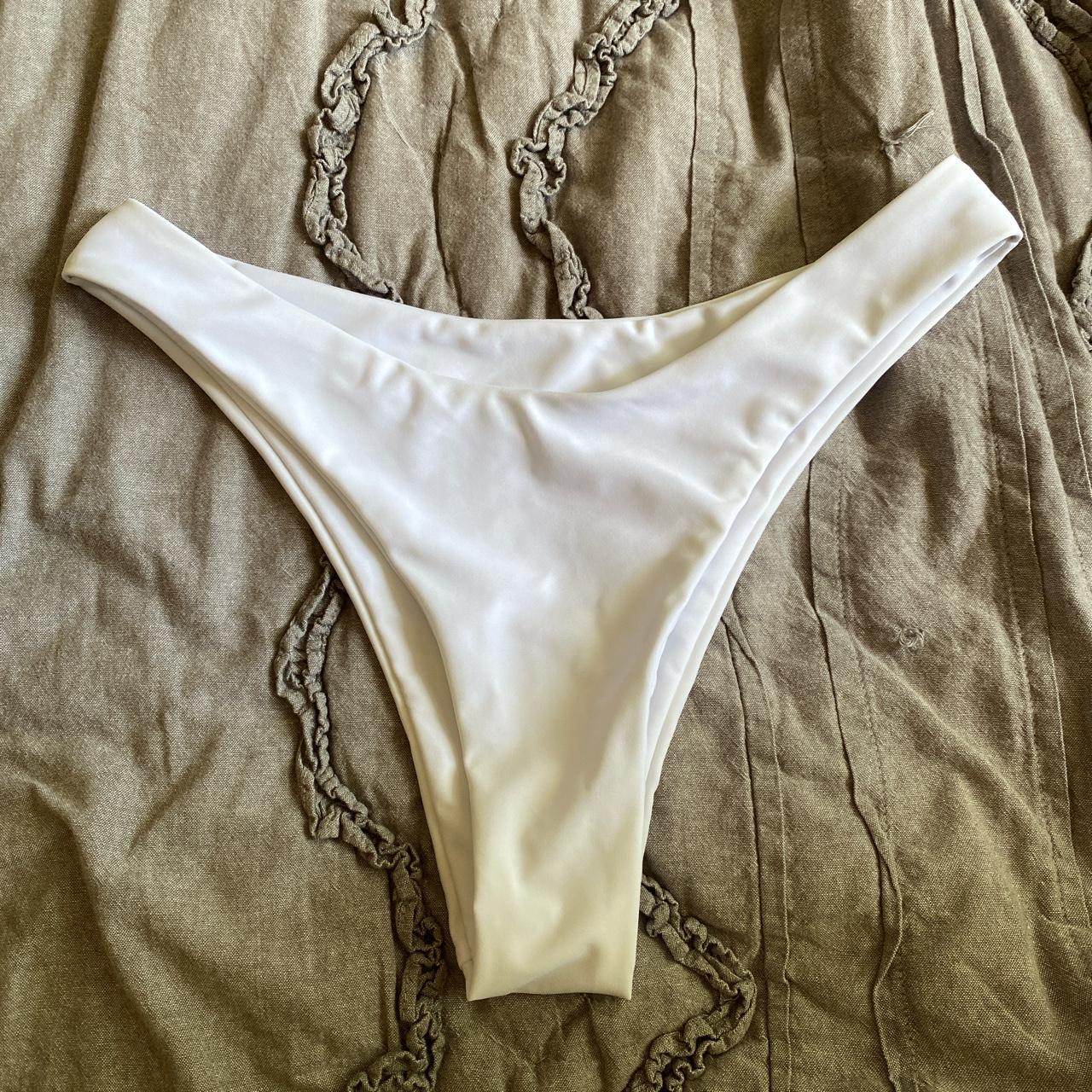 ZAFUL Women's White Bikiniandtankinibottoms Depop