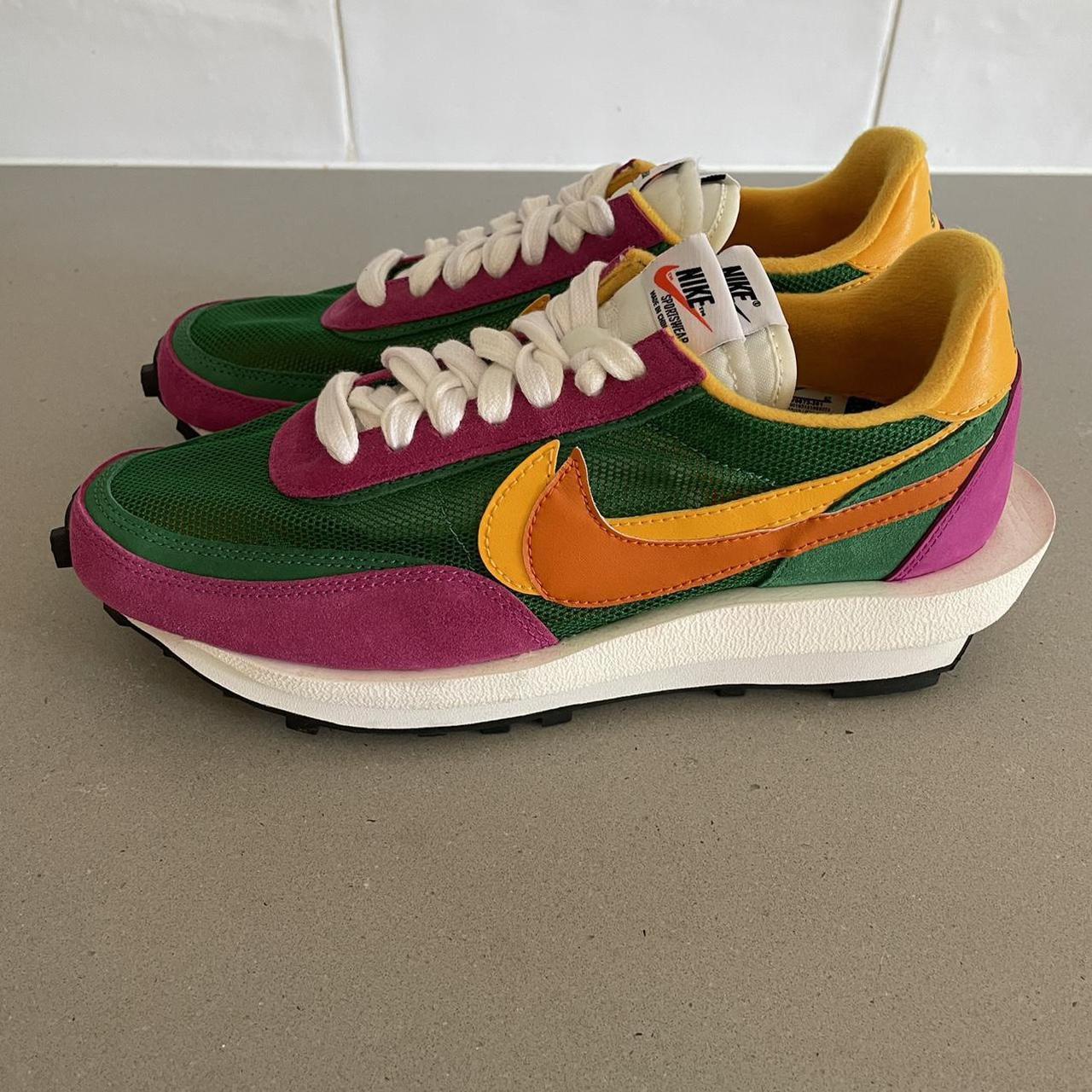 nike waffle sacai pine green