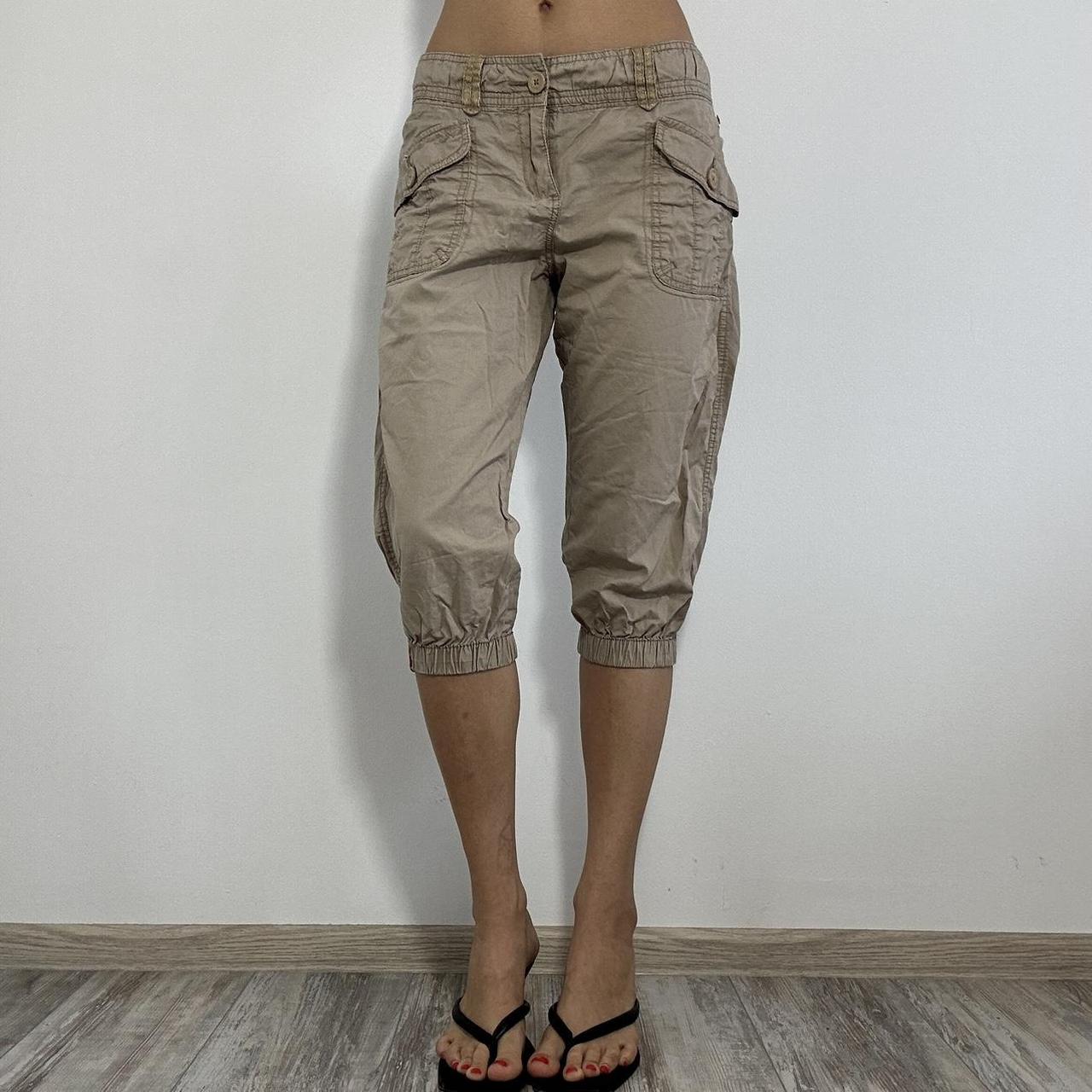 Y2k cargo capri pants 2000s low rise beige tan | Depop
