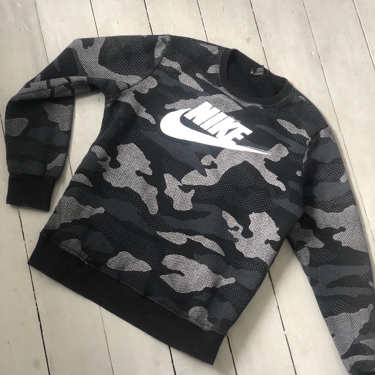nike jumper female