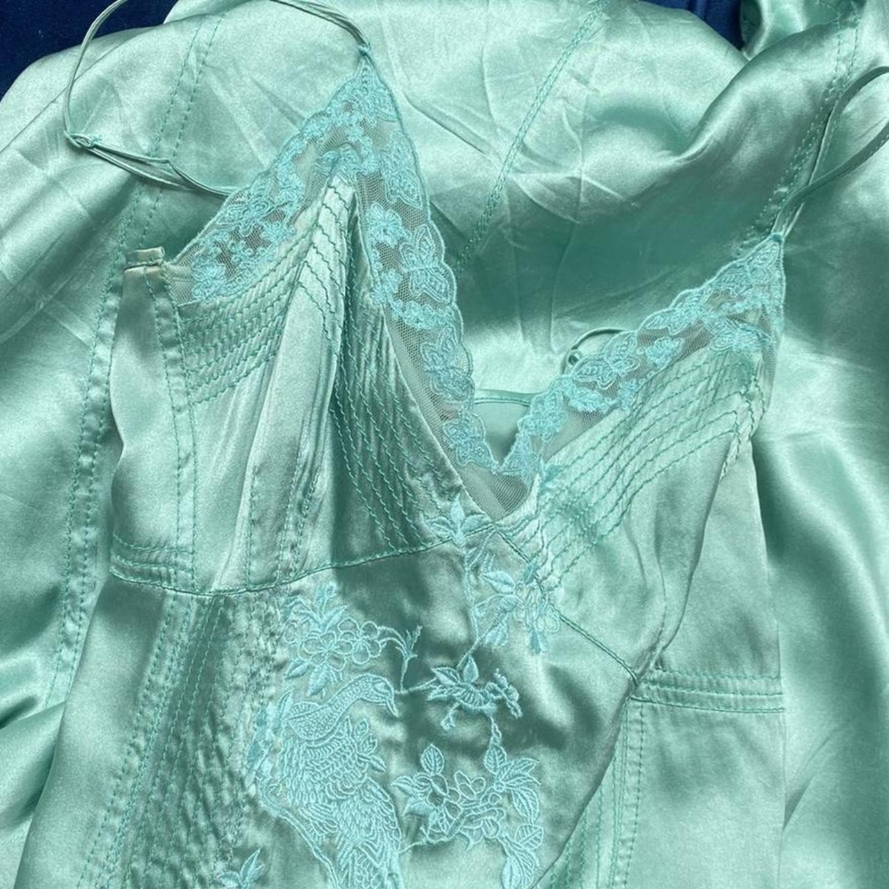 Green Karen Millen midi dress 🦋£2 tracked... Depop