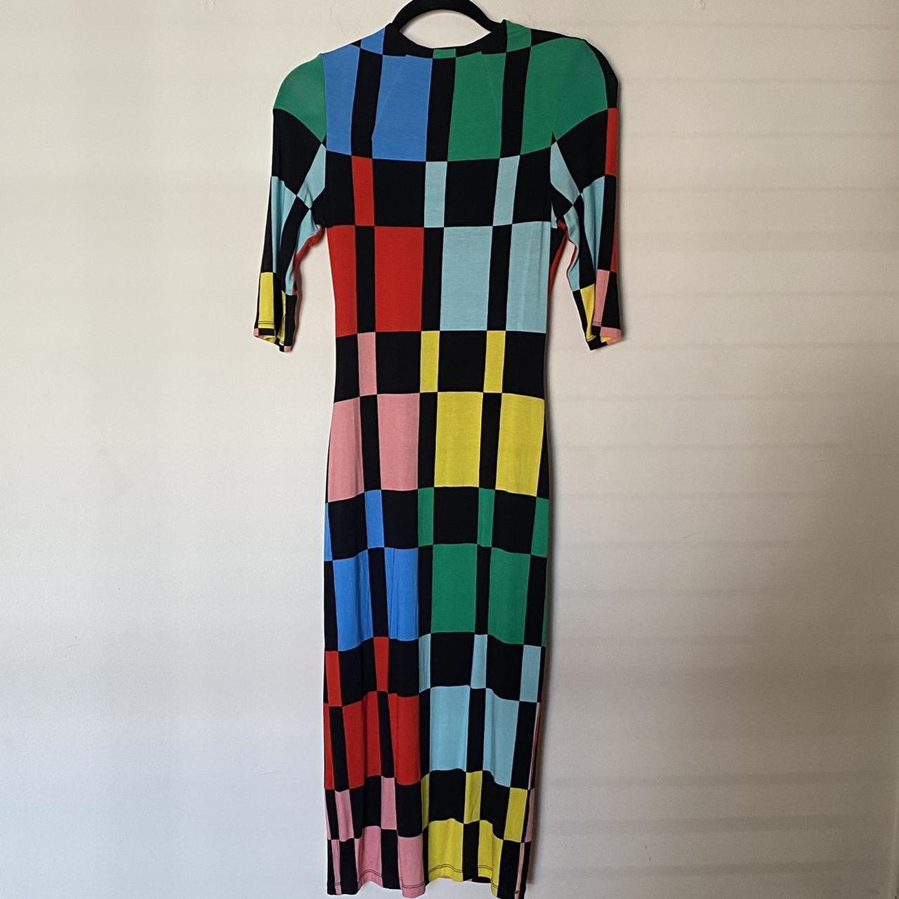 Alice and Olivia midi dress size 2 but has some... - Depop
