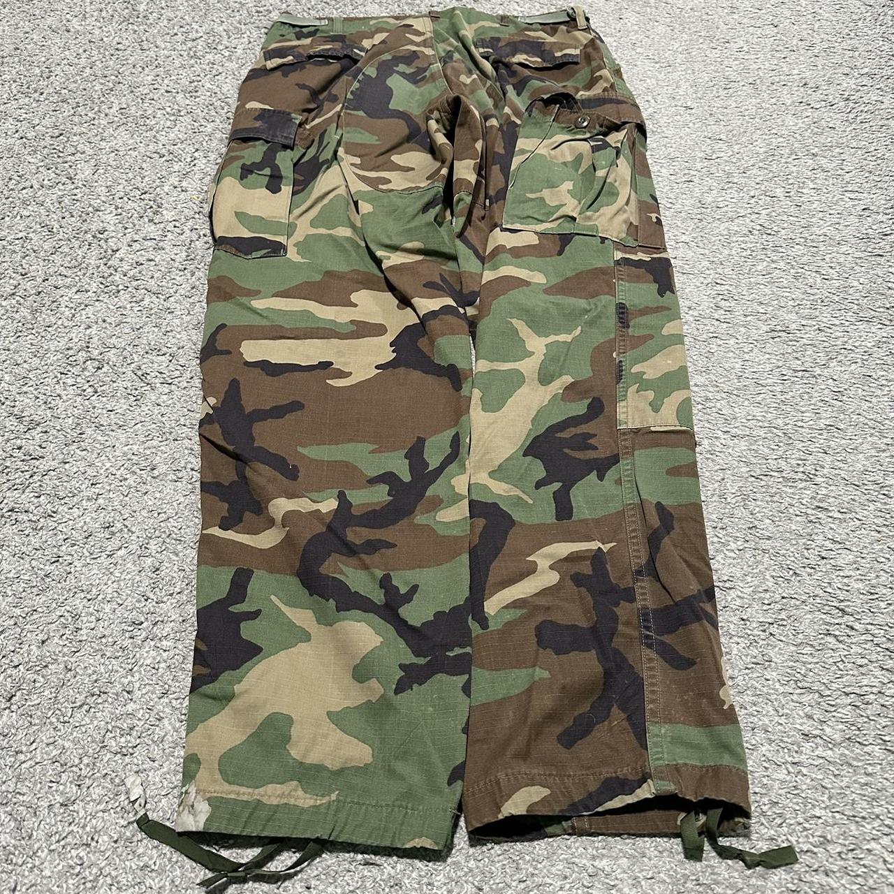 Vintage 90’s Army Camo Cargo Pants Men’s size... - Depop