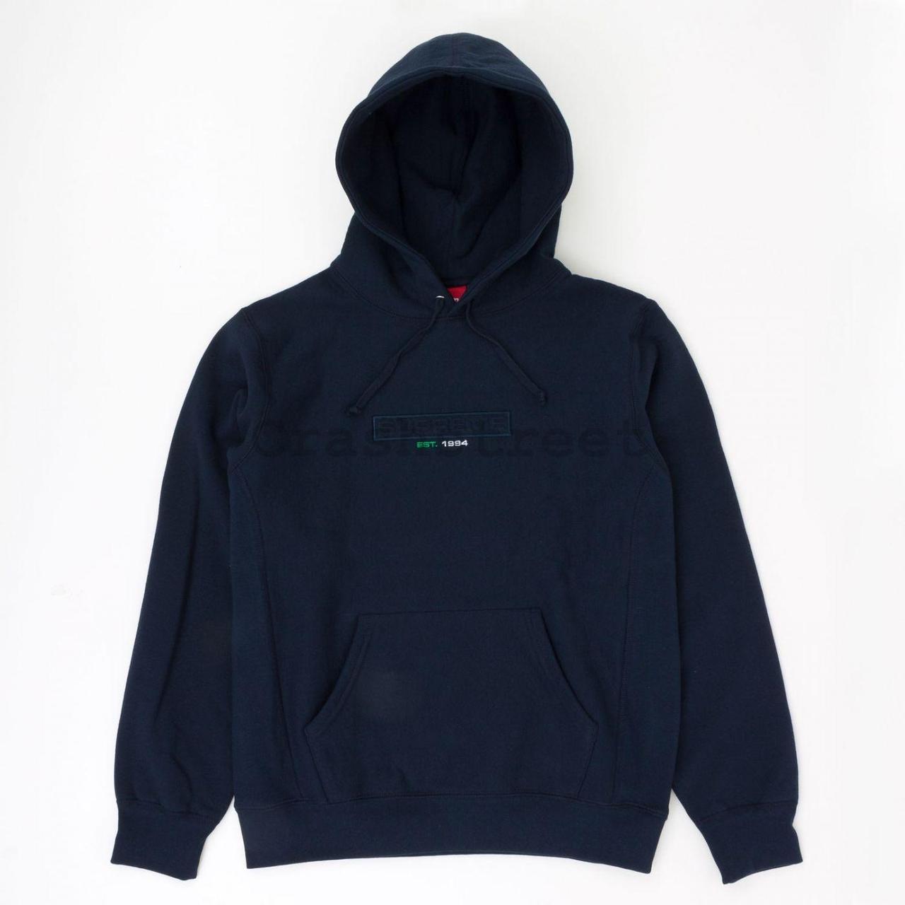 Supreme embossed logo hot sale hoodie ss18