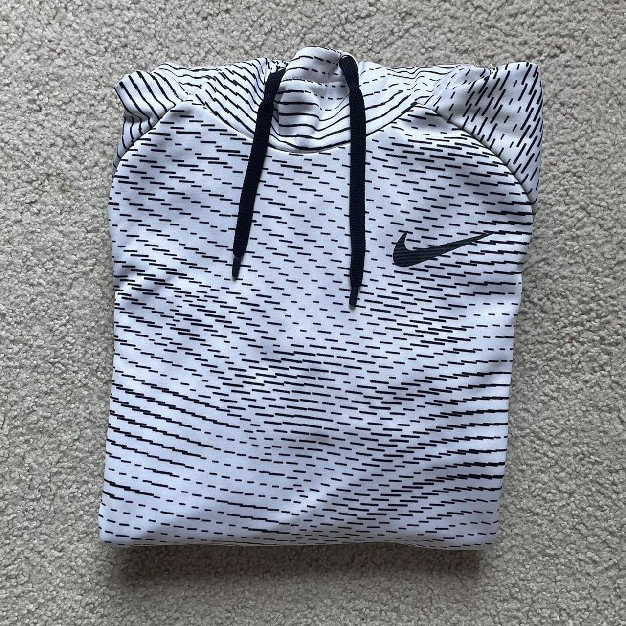 white nike dri fit hoodie