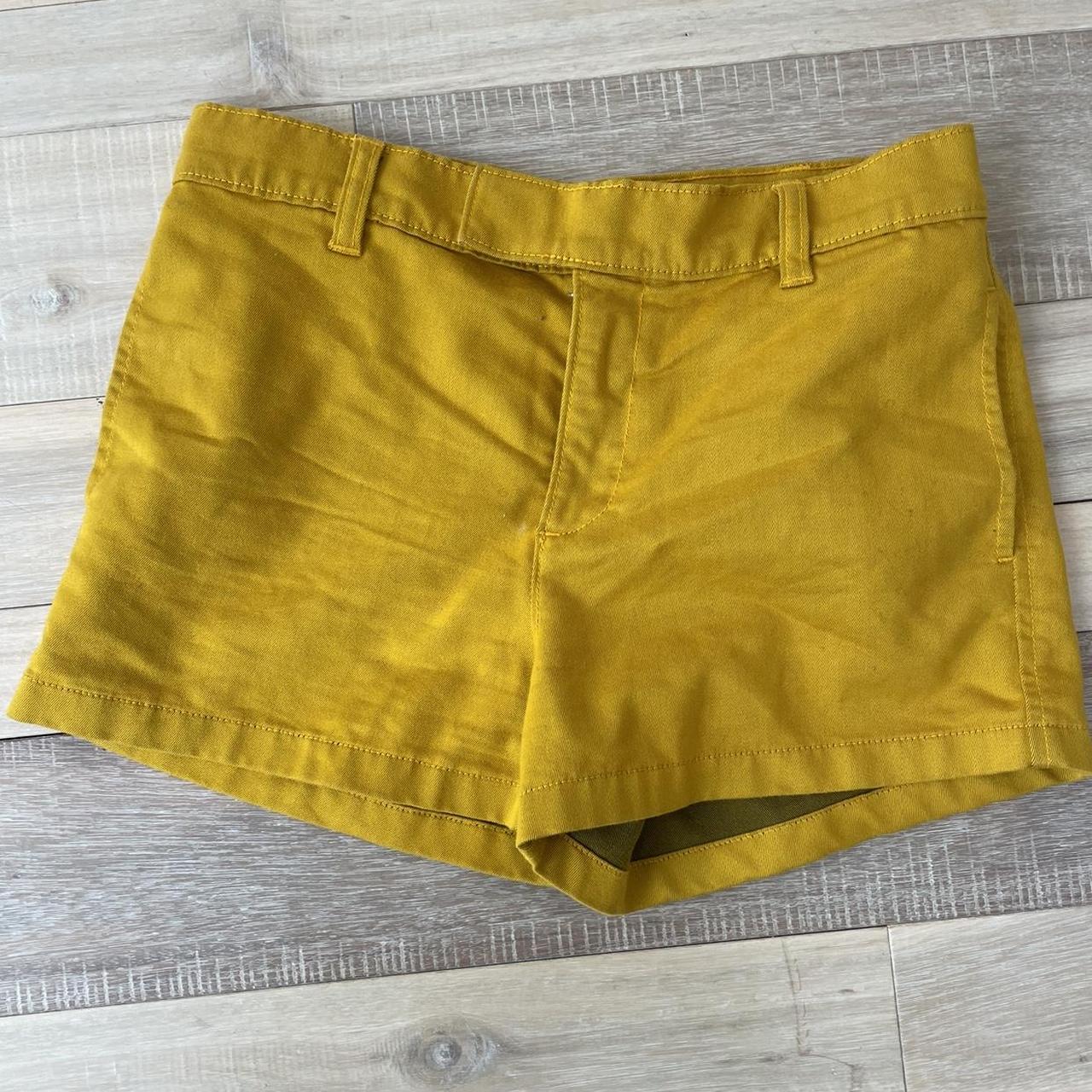 Virginia Commonwealth University RAMS Yellow Short - Depop