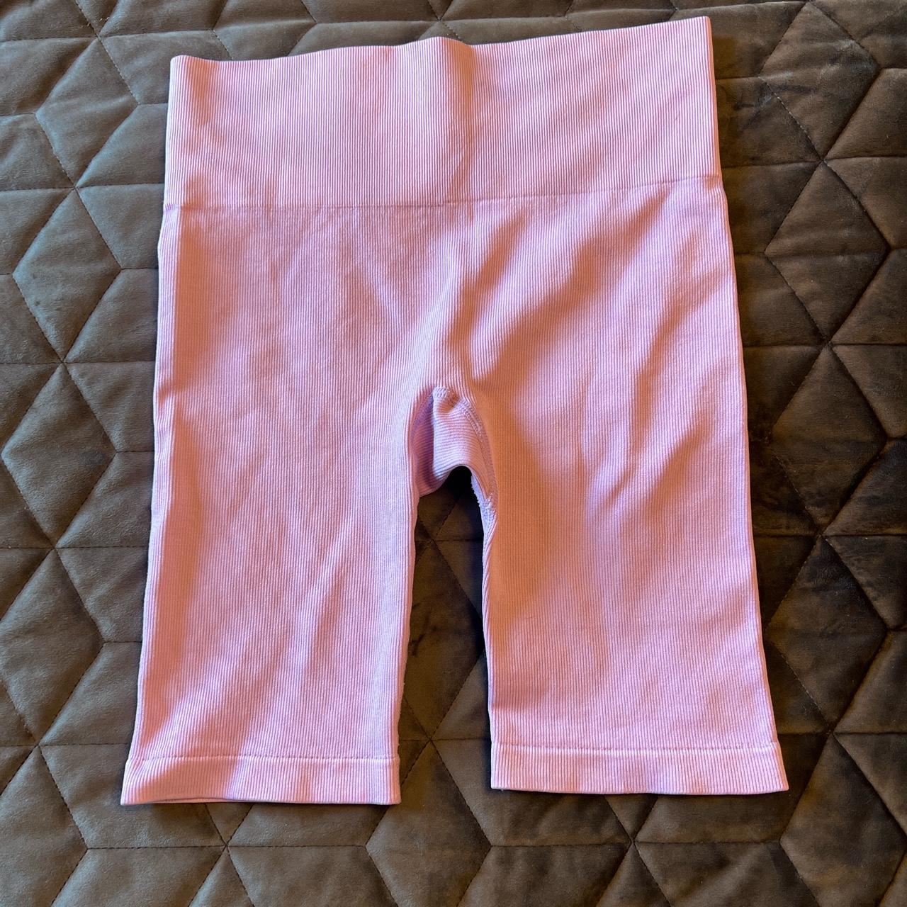 Lilac ribbed cycle shorts - Depop