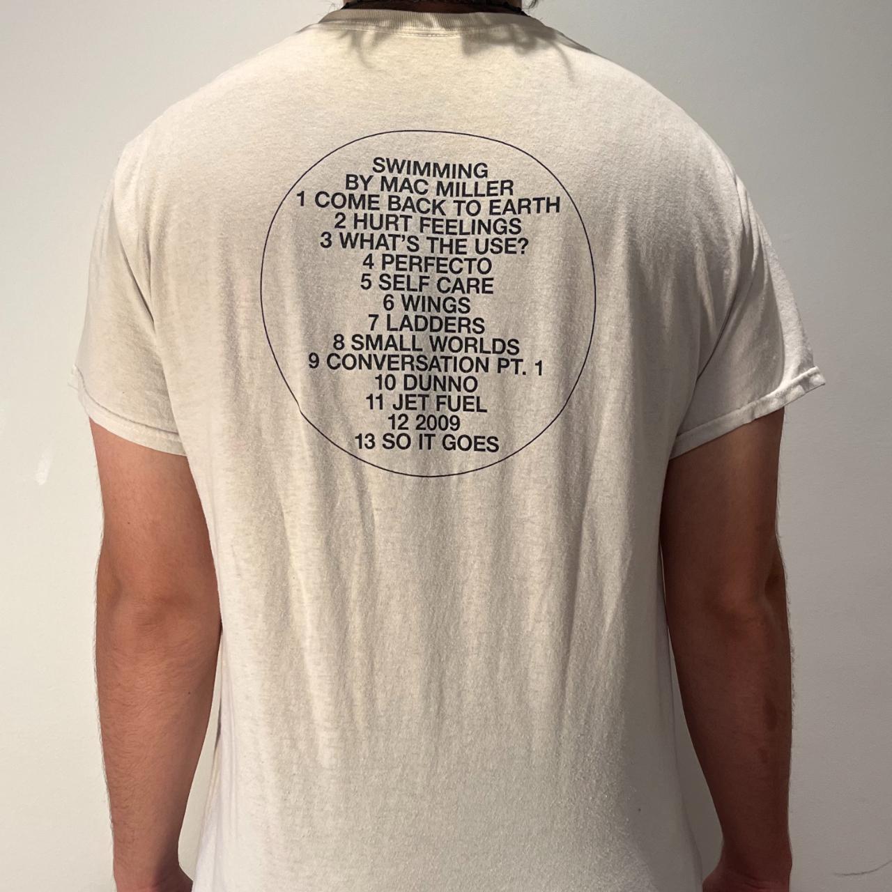 Mac Miller Swimming Tシャツ Mac Miller Swimming Album T Shirt White Rap Hip Hop 2018