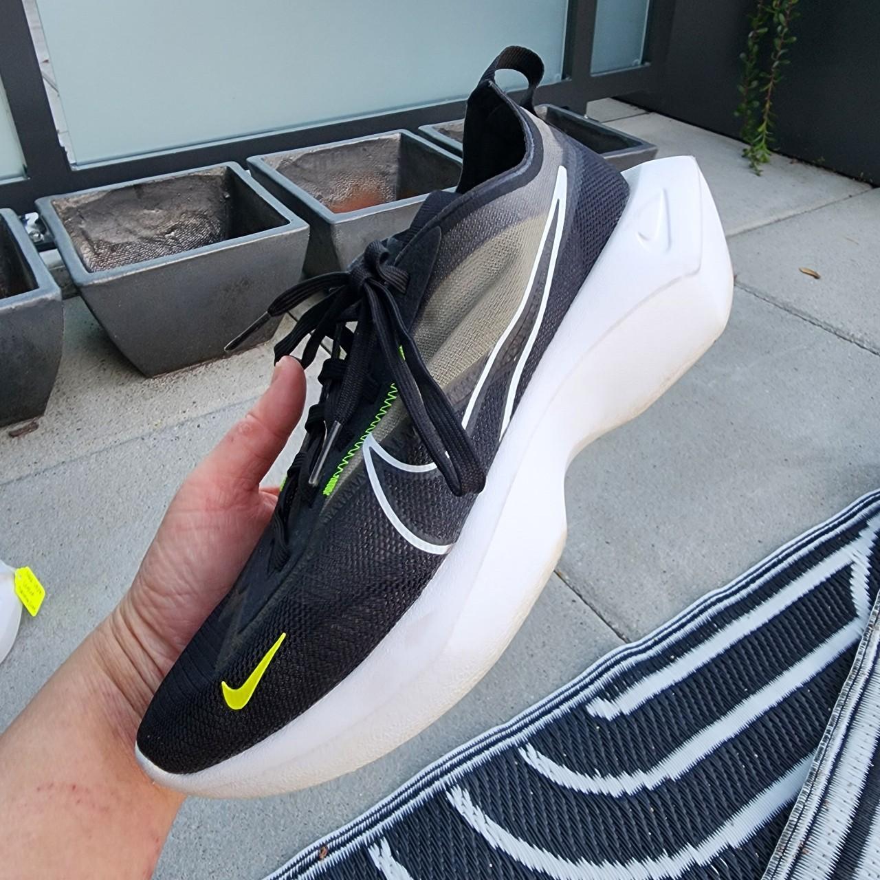 nike vista lite black and white