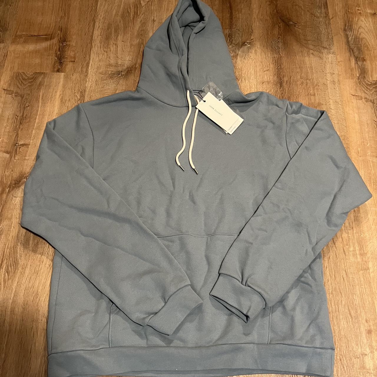 item listed by winnsneakers