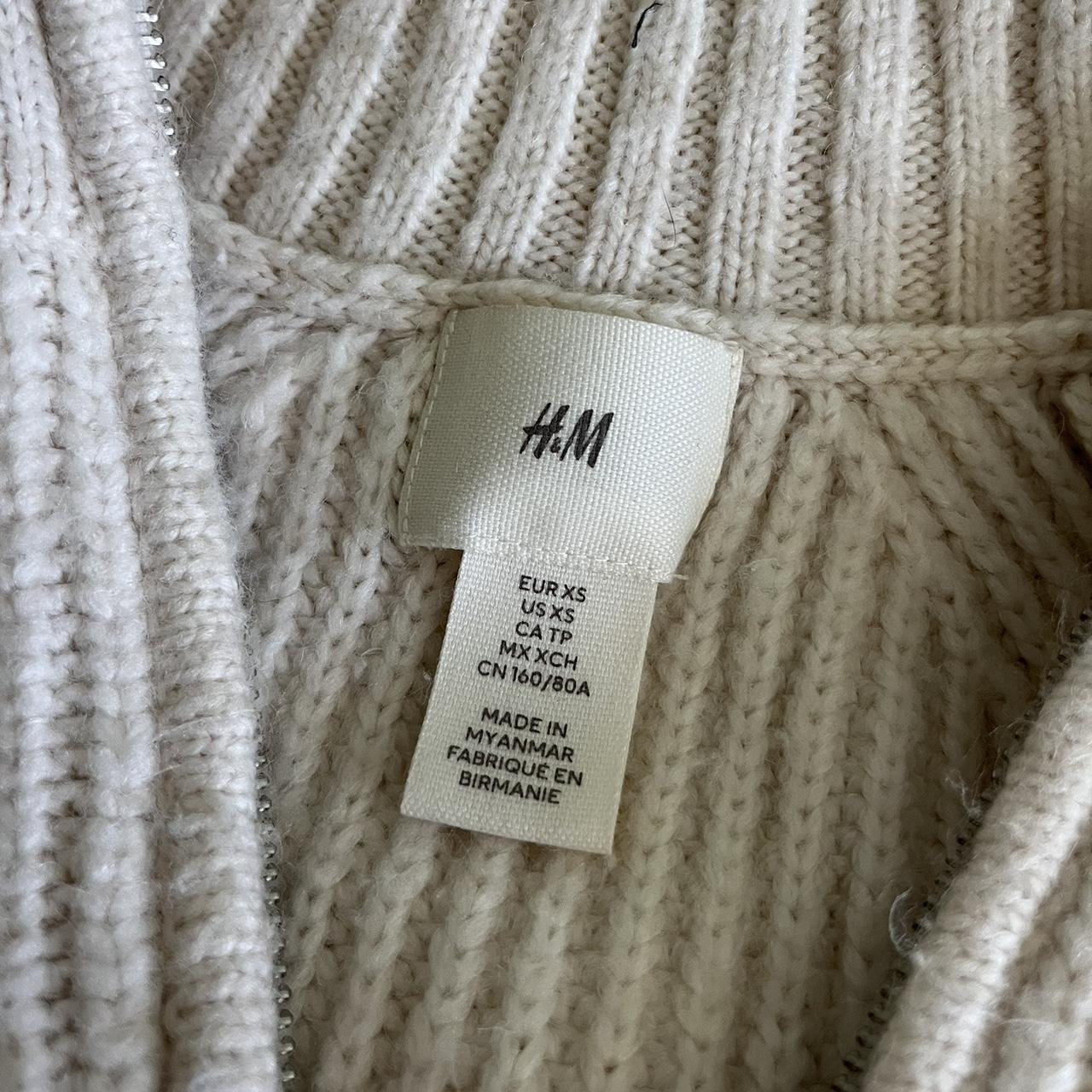 H&M Quarter Zip Cozy Sweater🧸 🌟Size XS 🌟Lightly... - Depop