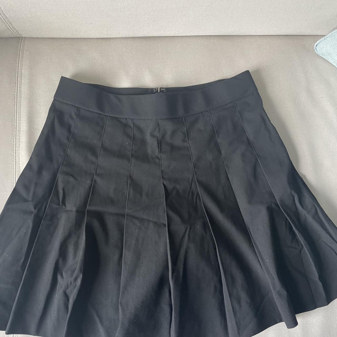Uniqlo skater plisse mini skirt - Depop