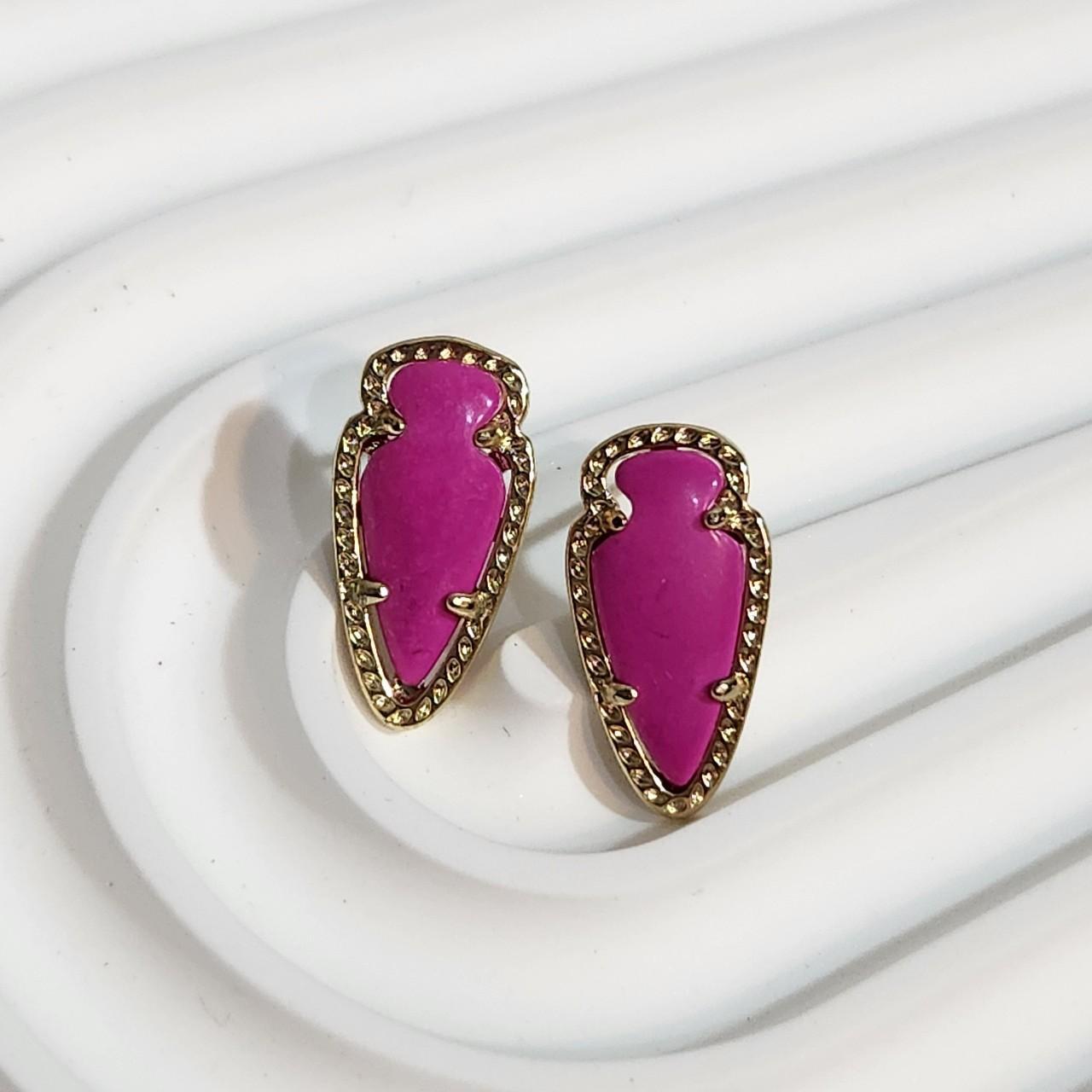 Kendra store scott magenta skylette earrings