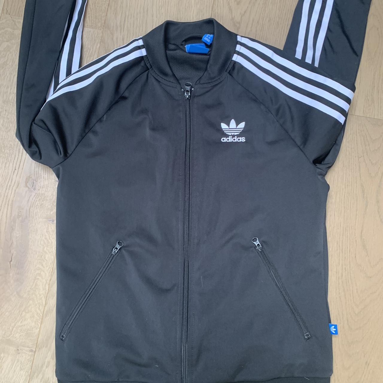 Adidas Top Size 8 Great condition - Depop