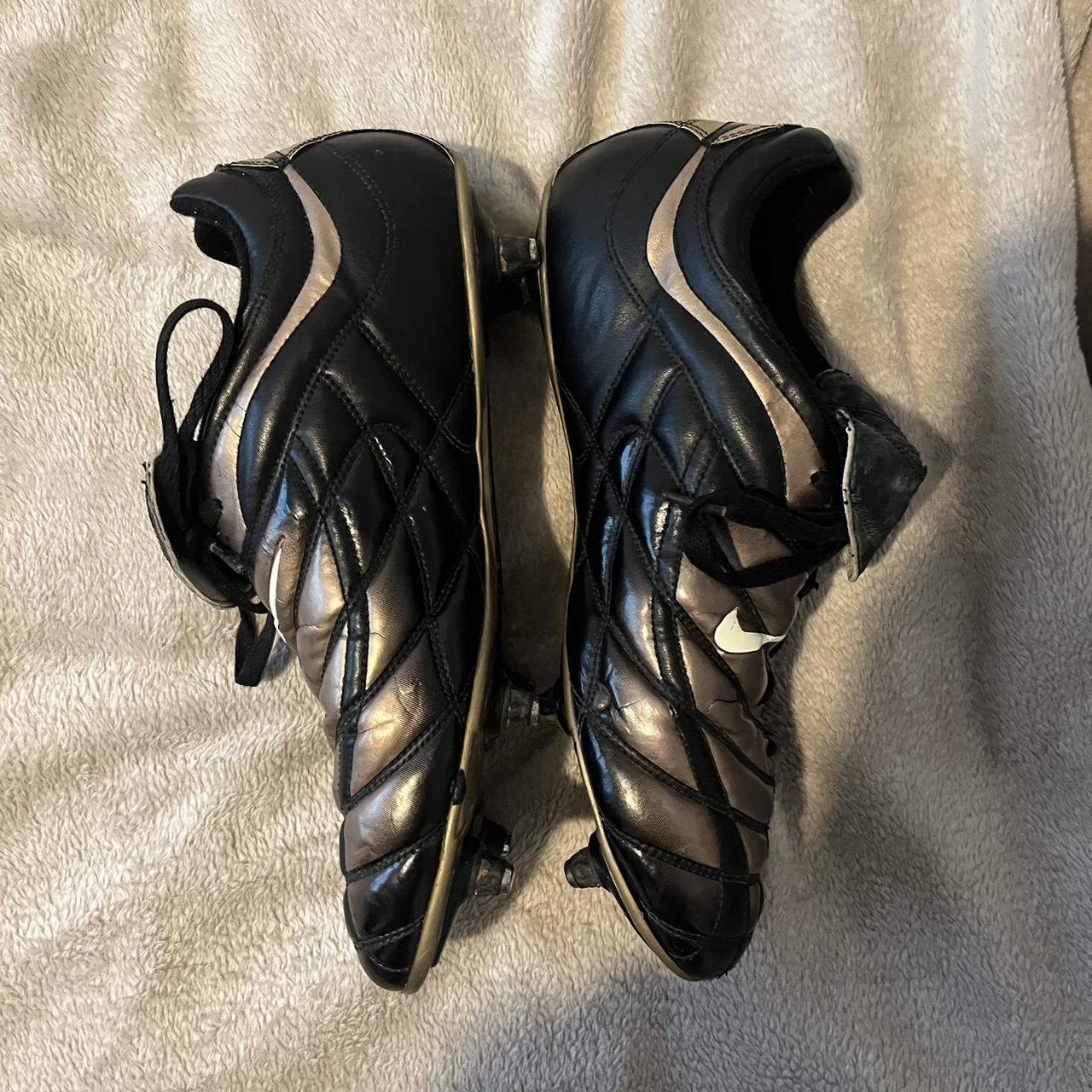 t90s shoes