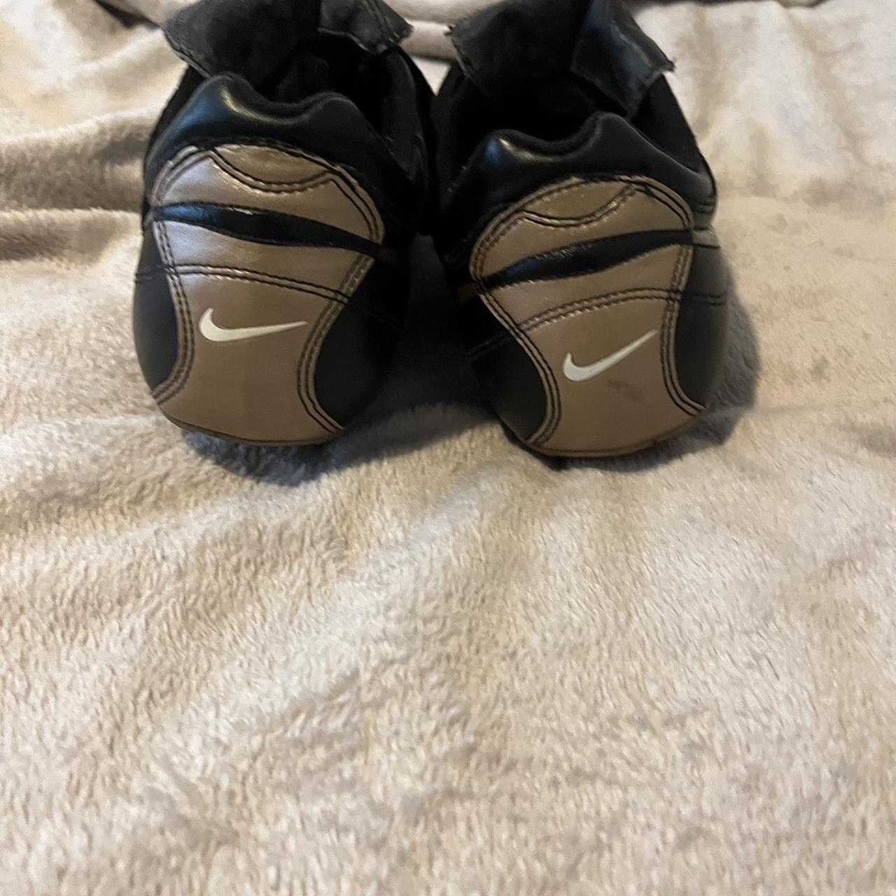 t90s shoes