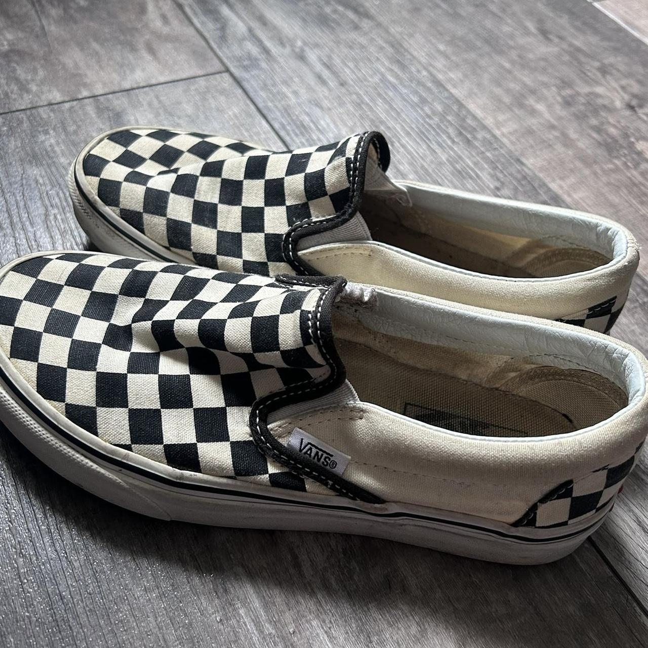 checkered vans size 7 WOMENS size 5.5 MENS signs of