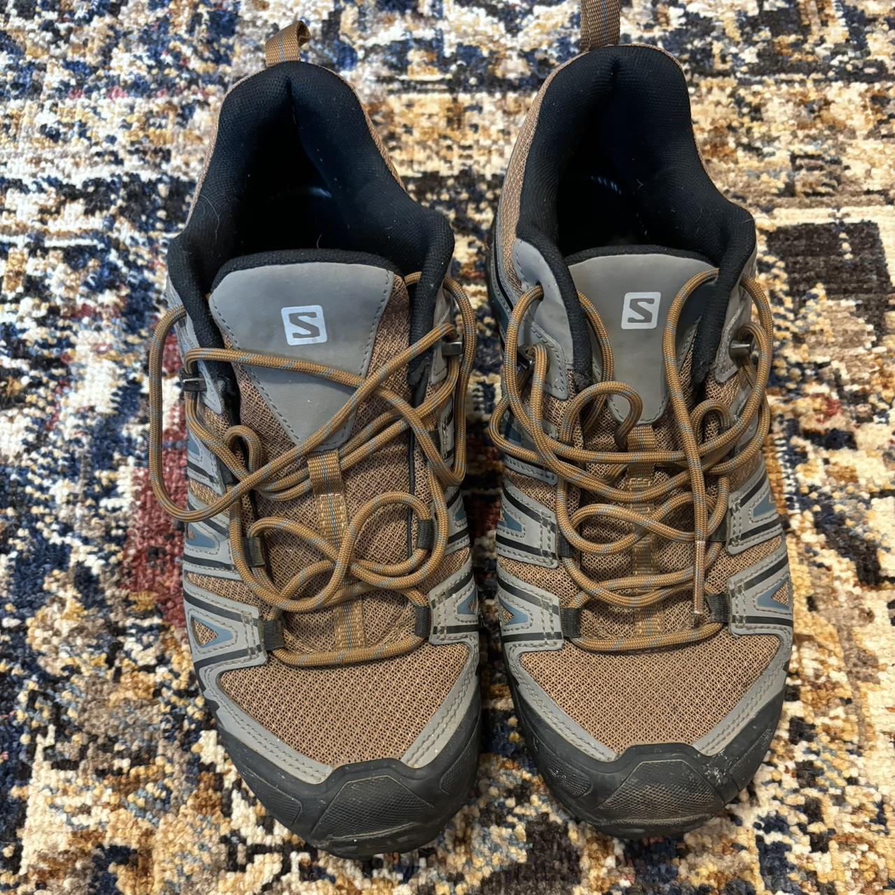 salomon hiking shoes mens