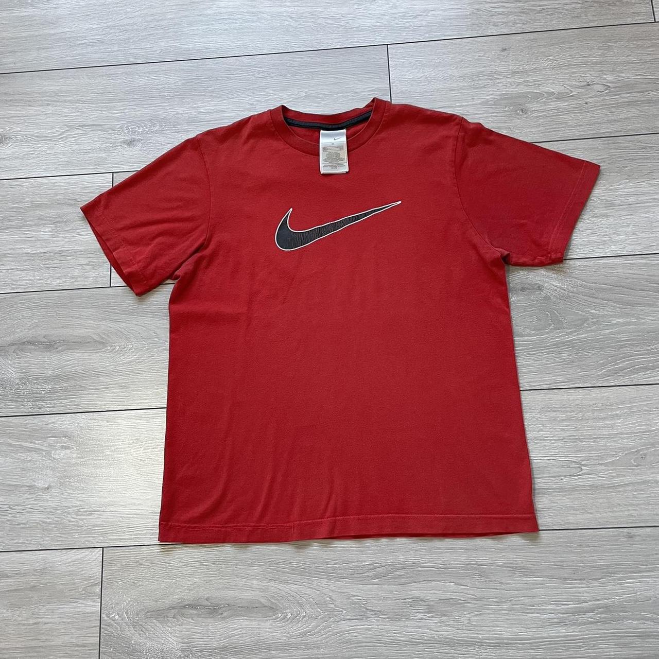 Nike Men's Red and Navy T-shirt | Depop