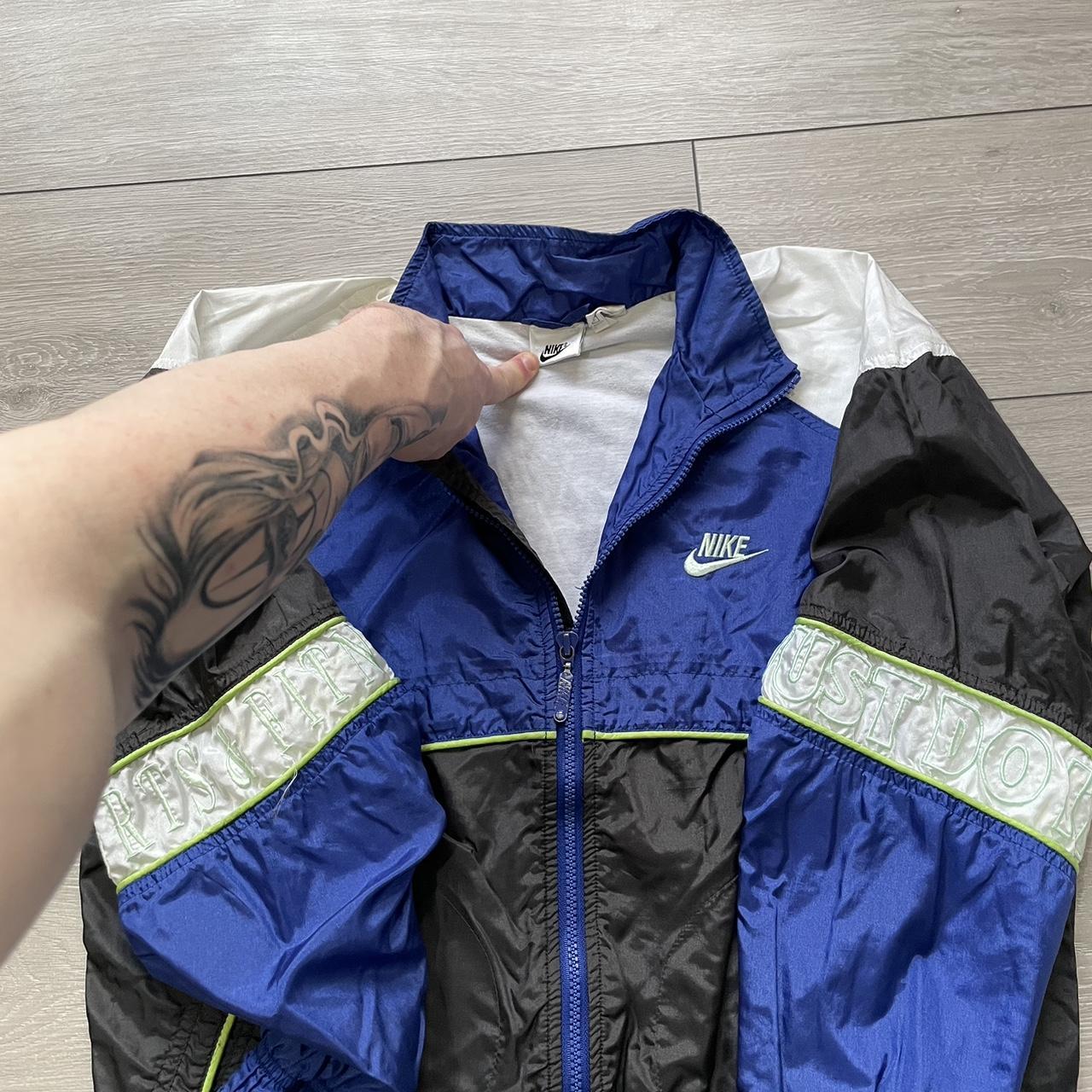 Nike Women's Navy and Blue Jacket Depop