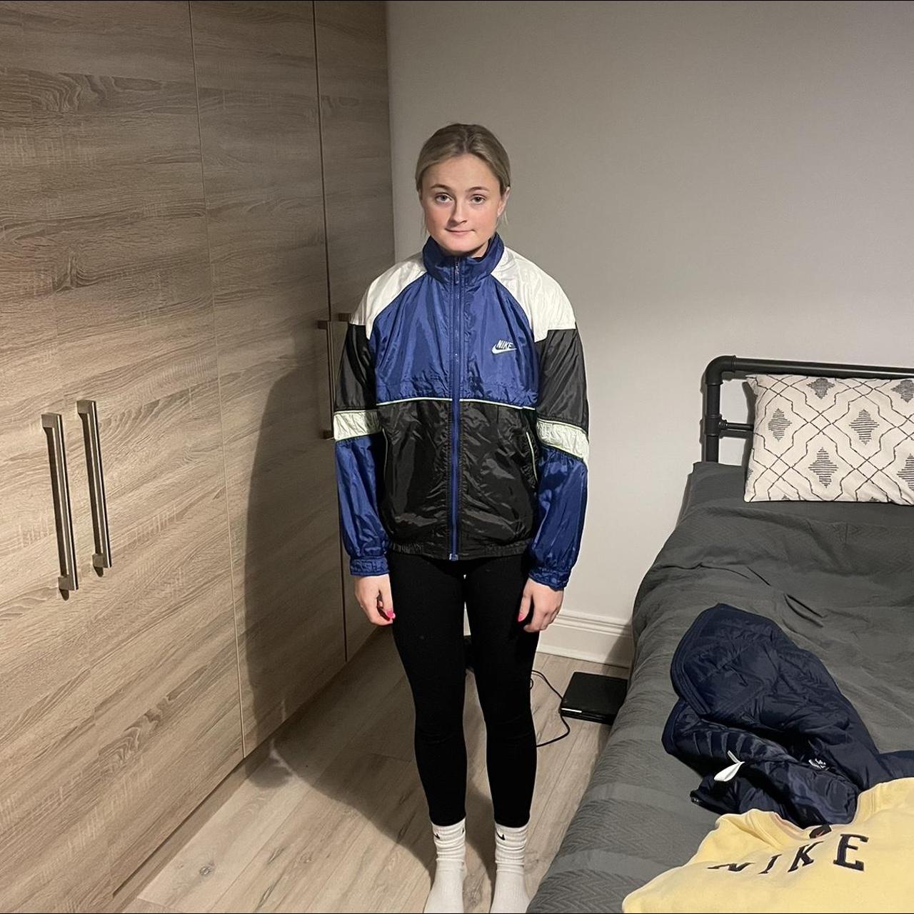 Nike Women's Navy and Blue Jacket Depop