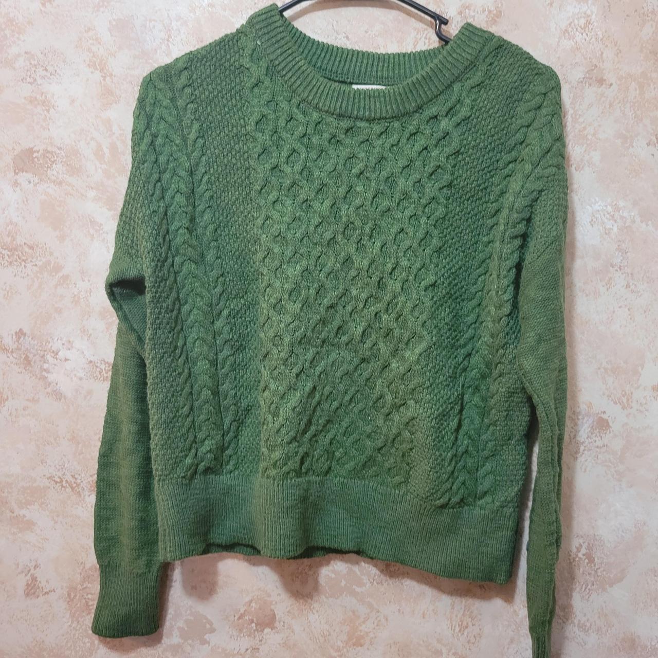 Forest green sweater Labeled an xsmall would fit... - Depop