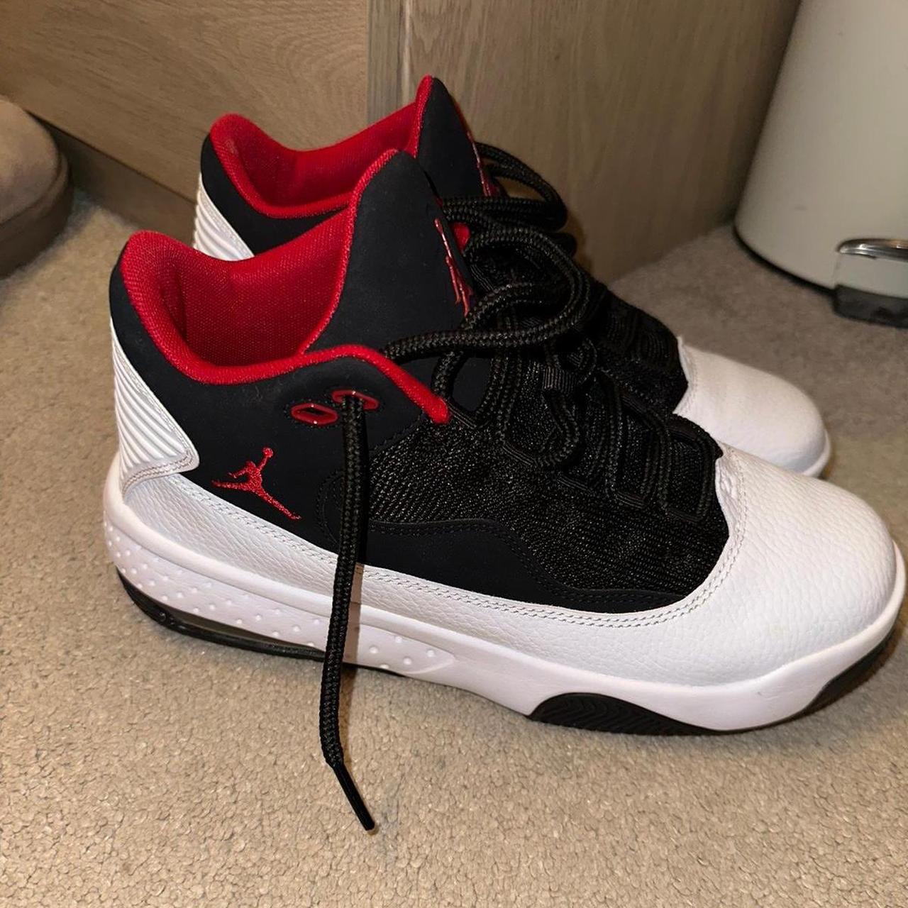 max aura 2 jordans