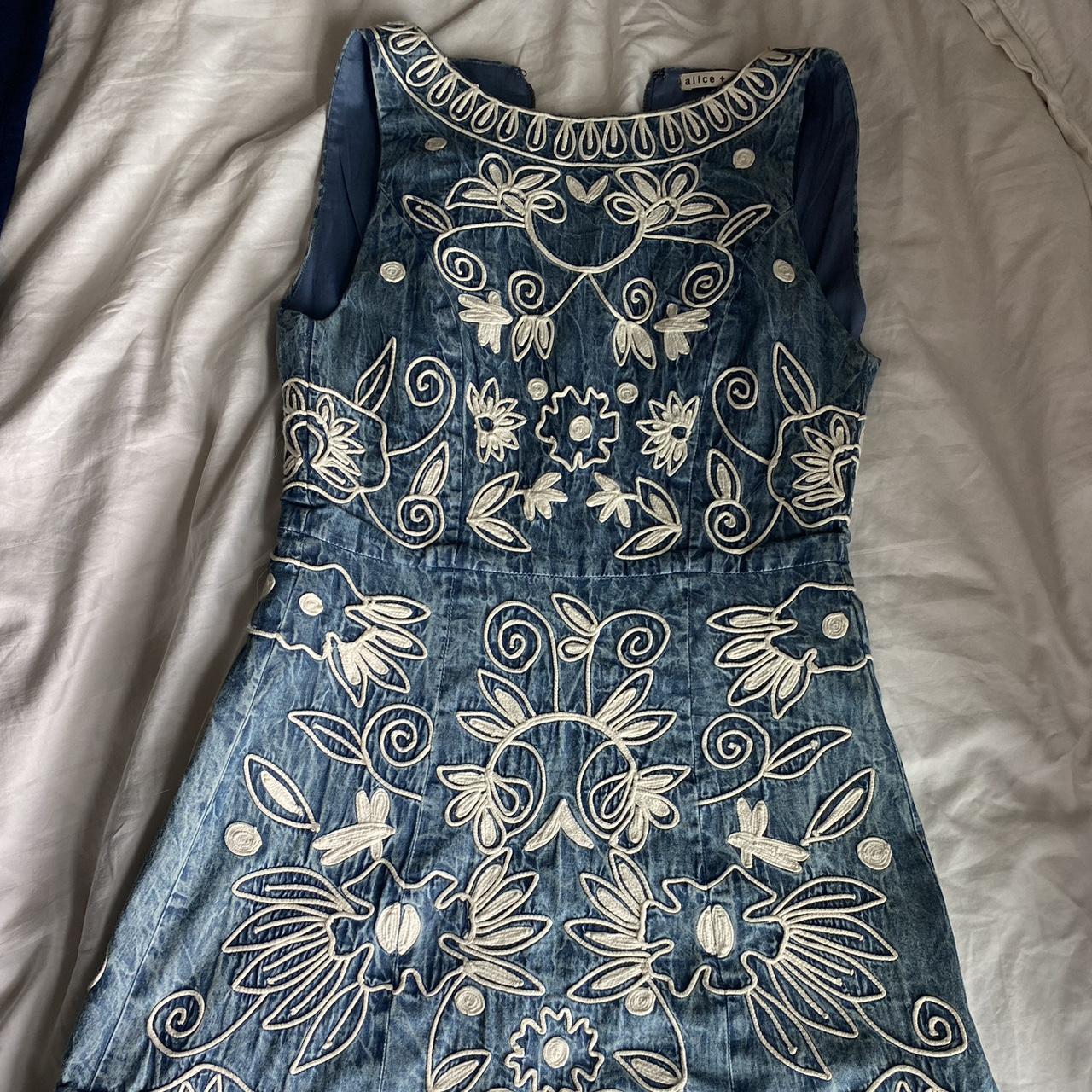 Pristine condition Alice & Olivia floral-embroidered... - Depop