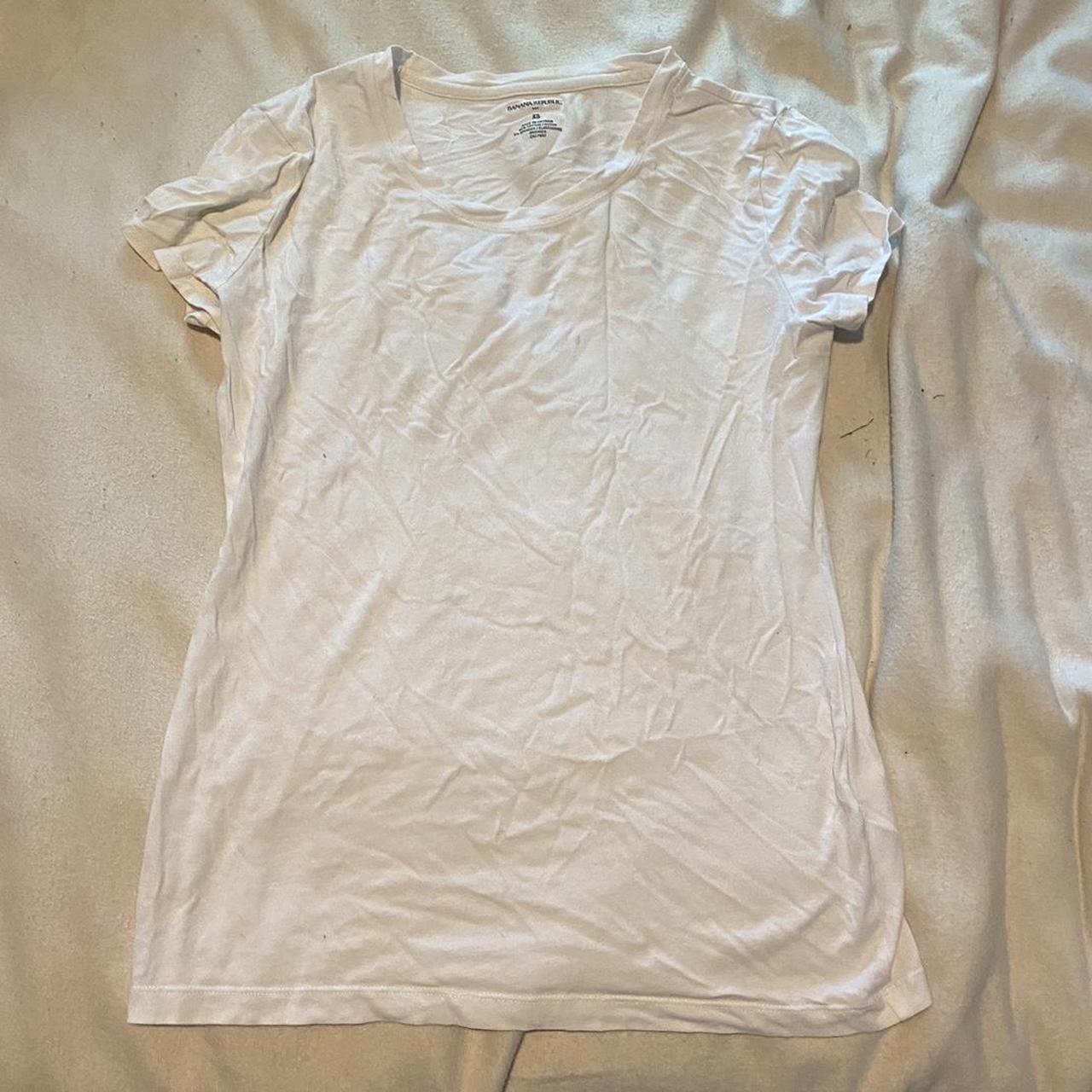 Banana Republic Women's White T-shirt | Depop