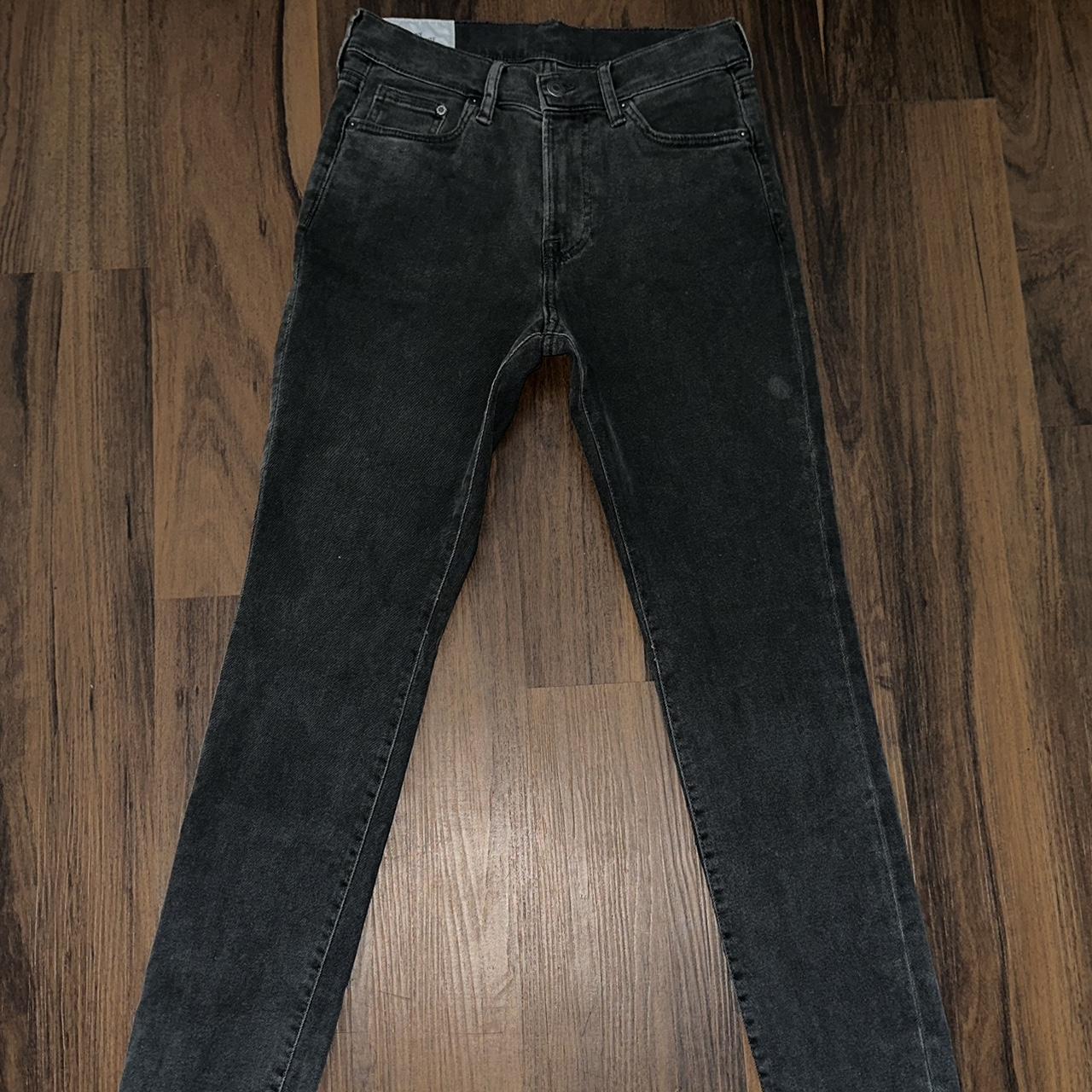 H&M slim fit jeans Size 30 x 32 Pm if any questions Depop