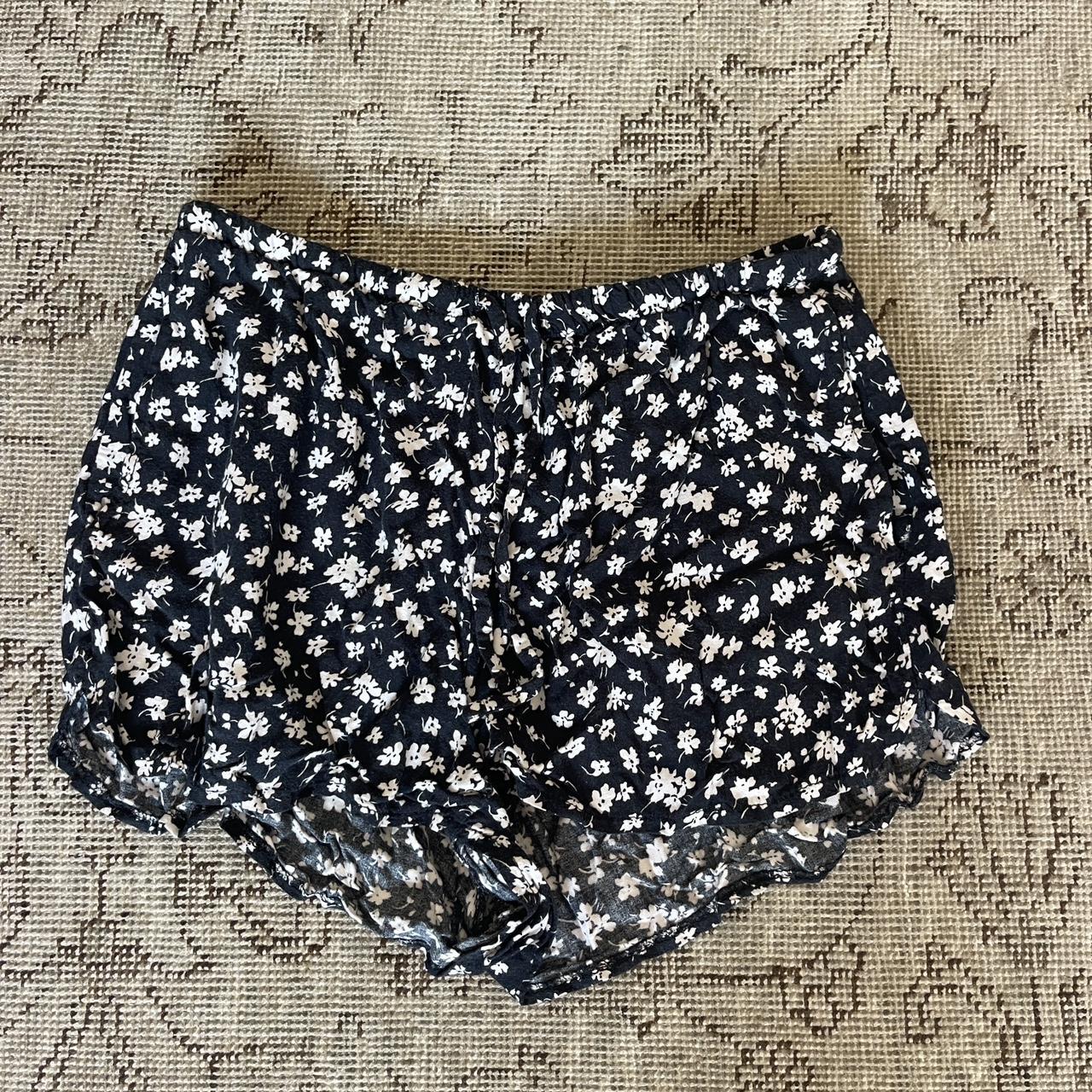 Brandy melville floral shorts online