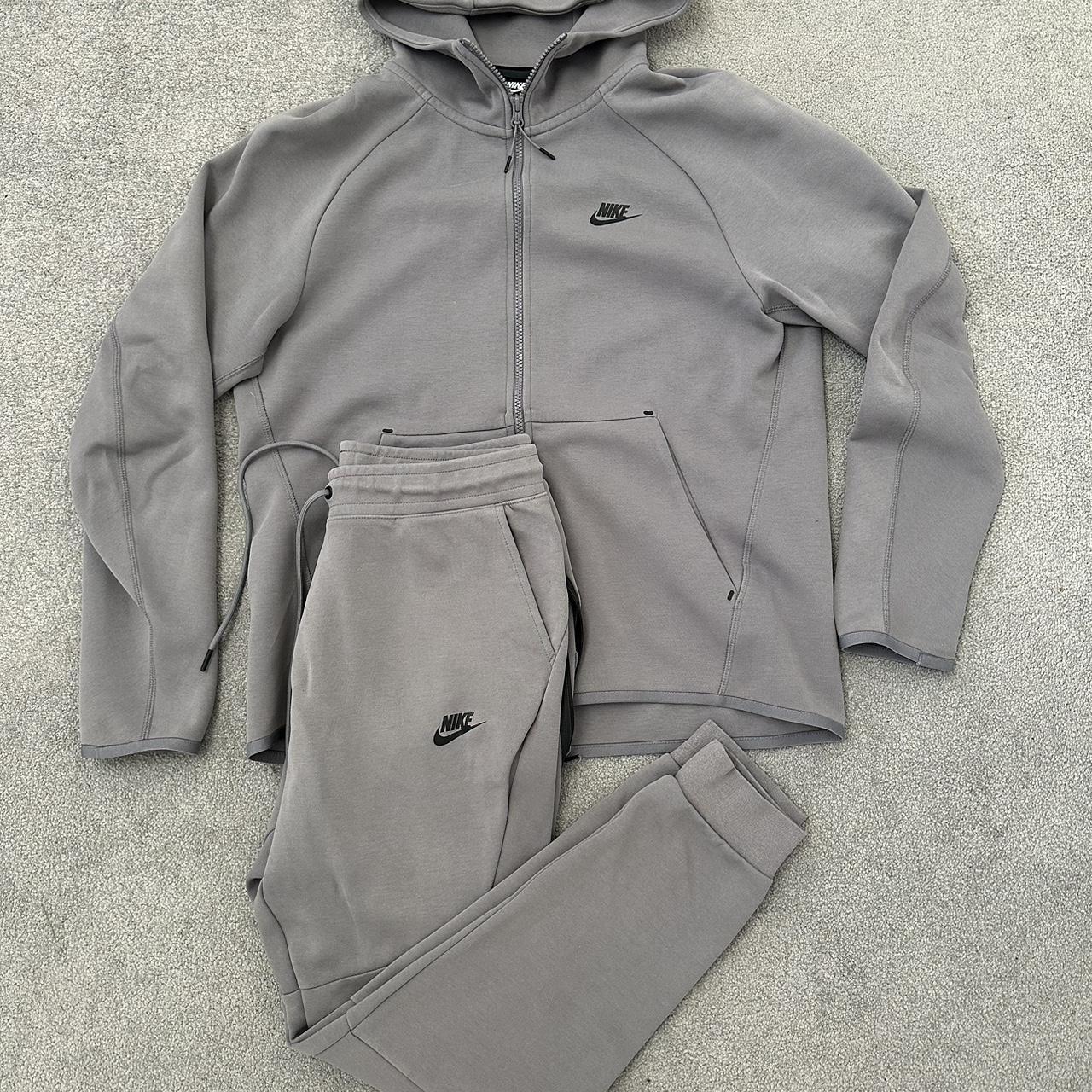 ‘RARE’ nike gun-smoke grey tech fleece - Depop