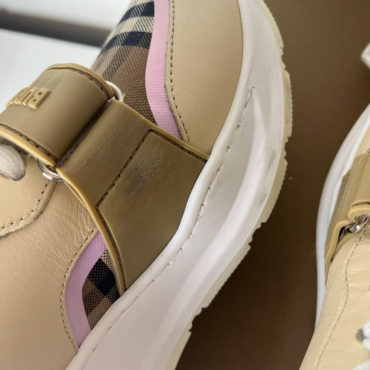 Burberry trainers store womens