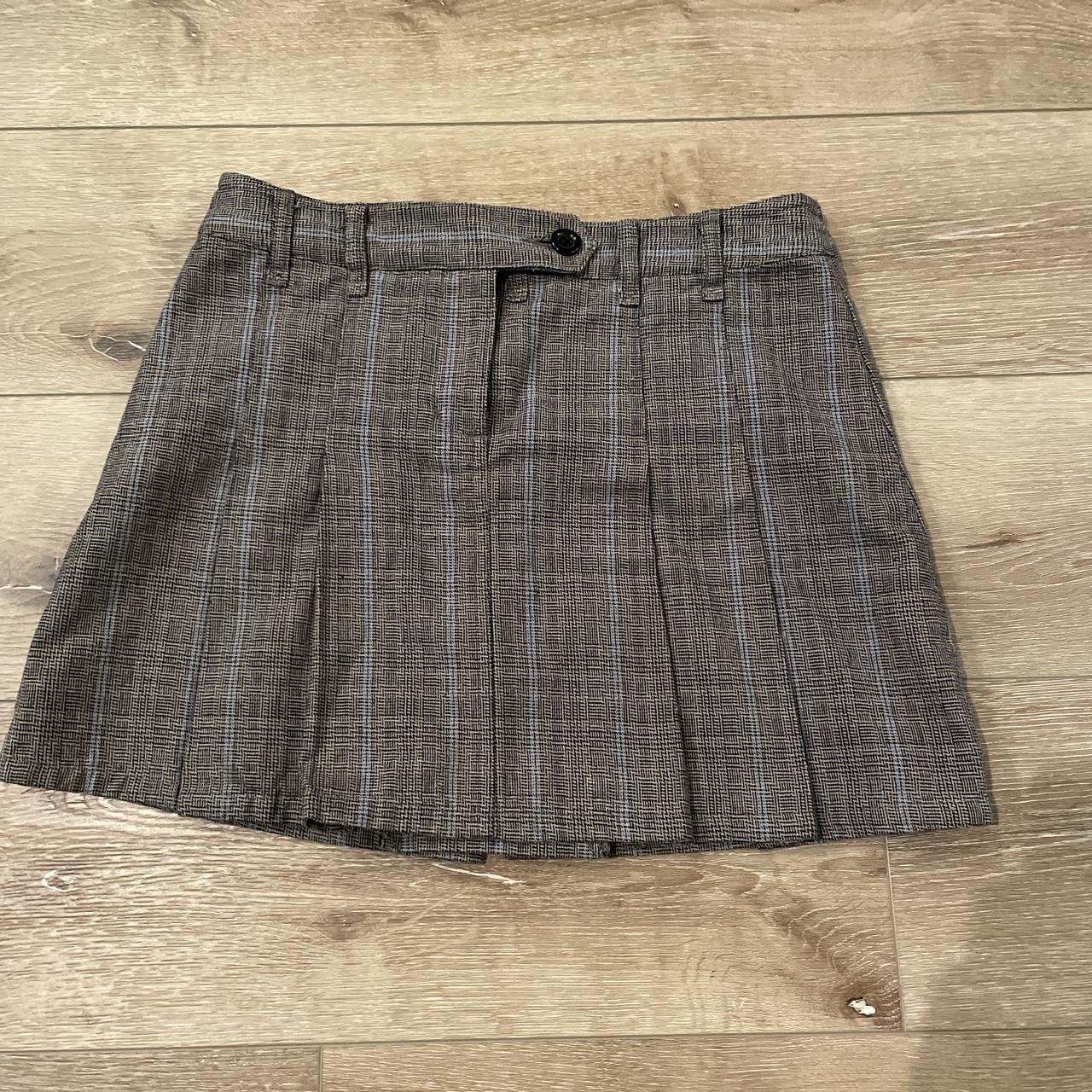 vintage h&m plaid mini skirt! sz 6 - Depop