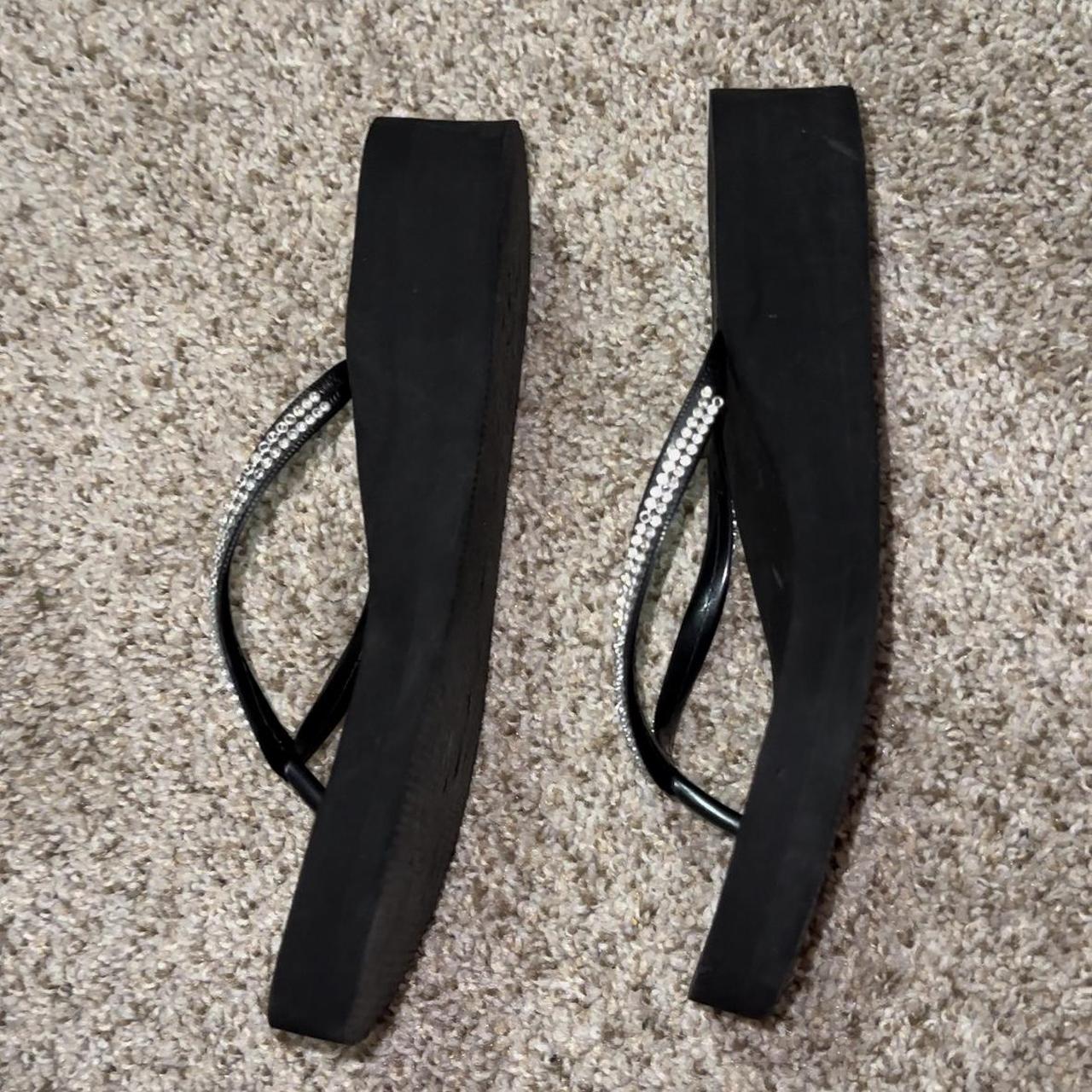 black fuzzy flip flops